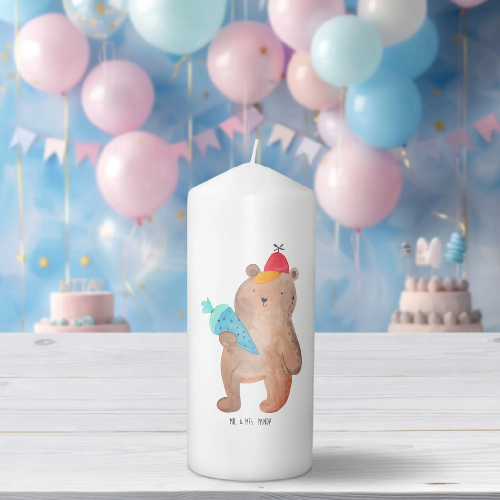 Kerze Bär Schultüte Stumpenkerze, Erinnerungskerze, Handgemachte Kerze, Bedruckte Kerze, Schmuckkerze, Geburtskerze, Adventskerze, Gartenkerze, Grosse Kerze, Hochzeitskerze, Dekorative Kerze, Geburtstagskerze, Blockkerze, Tafelkerze, Tischkerze, Wachskerze, Dekokerze, Zylinderkerze, Kerze Mit Motiv, Laternenkerze, Weihnachtskerze, Kerze Mit Spruch, Erinnerungslicht, Osterkerze, Kommunionskerze, Dinnerkerze, Wunschkerze, Teddybär, Teddy, Bär, Bär Motiv, Grundschule, Erster Schultag Geschenk, Schulanfang, Schulbeginn, Schultüte, Einschulung Geschenk, Schule Geschenk