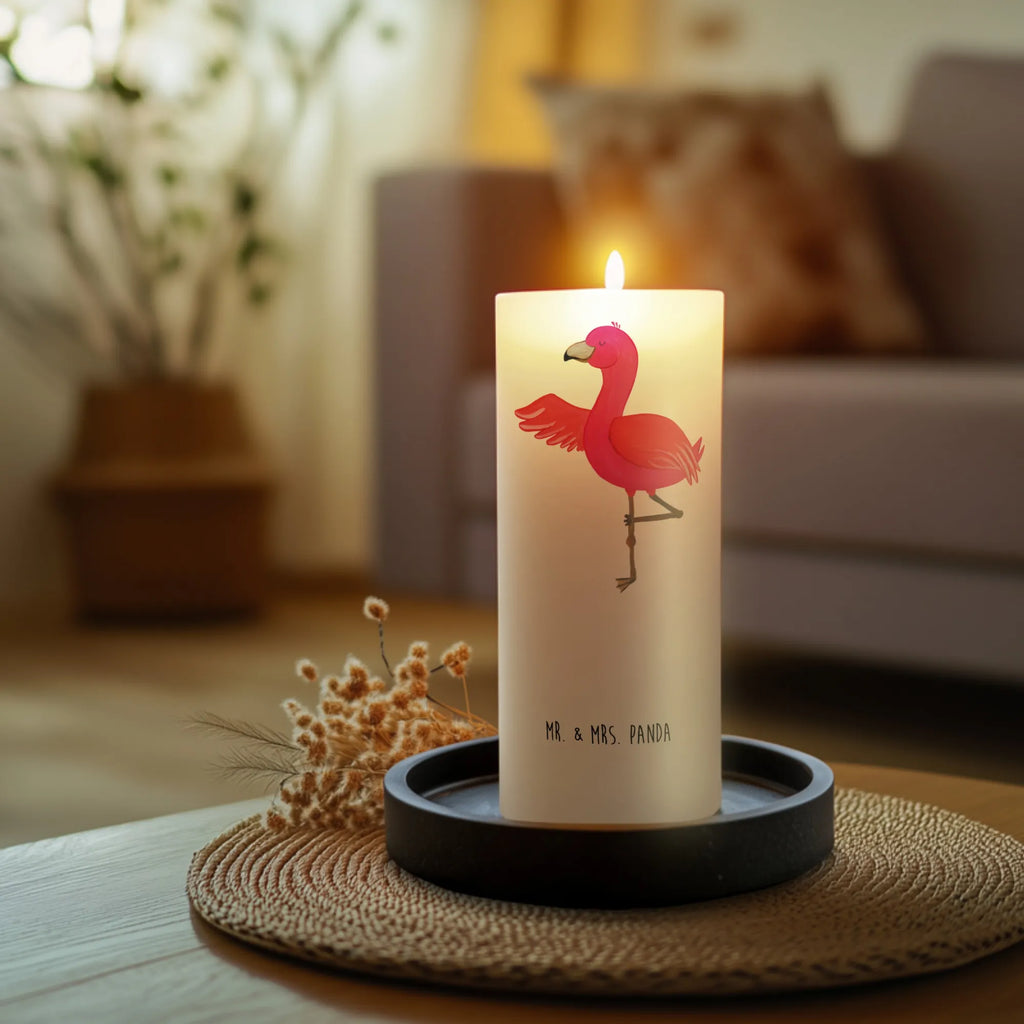Candle flamingo yoga Blockkerze, Kommunionskerze, Osterkerze, Wunschkerze, Kerze Mit Spruch, Gartenkerze, Kerze Mit Motiv, Handgemachte Kerze, Erinnerungskerze, Dekokerze, Zylinderkerze, Geburtskerze, Geburtstagskerze, Bedruckte Kerze, Laternenkerze, Adventskerze, Hochzeitskerze, Erinnerungslicht, Stumpenkerze, Dekorative Kerze, Schmuckkerze, Wachskerze, Tischkerze, Tafelkerze, Grosse Kerze, Dinnerkerze, Weihnachtskerze, Flamingo, Aufregen, Tiefenentspannung, Yoga, Yoga-Übung, Achtsamkeit, Vogel, Ärger, Namaste, Entspannung