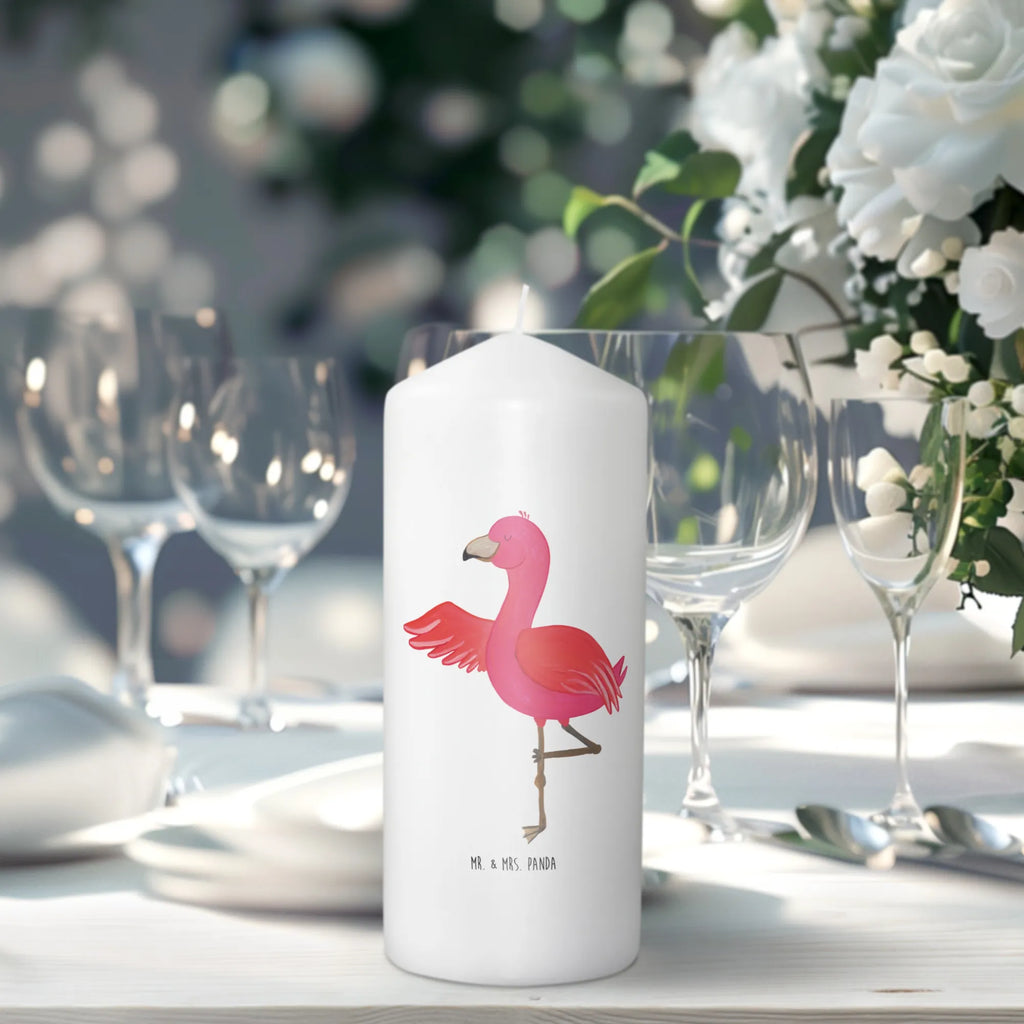 Candle flamingo yoga Blockkerze, Kommunionskerze, Osterkerze, Wunschkerze, Kerze Mit Spruch, Gartenkerze, Kerze Mit Motiv, Handgemachte Kerze, Erinnerungskerze, Dekokerze, Zylinderkerze, Geburtskerze, Geburtstagskerze, Bedruckte Kerze, Laternenkerze, Adventskerze, Hochzeitskerze, Erinnerungslicht, Stumpenkerze, Dekorative Kerze, Schmuckkerze, Wachskerze, Tischkerze, Tafelkerze, Grosse Kerze, Dinnerkerze, Weihnachtskerze, Flamingo, Aufregen, Tiefenentspannung, Yoga, Yoga-Übung, Achtsamkeit, Vogel, Ärger, Namaste, Entspannung