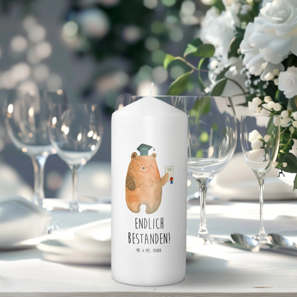 Candle bear Test Wunschkerze, Tischkerze, Dekokerze, Stumpenkerze, Erinnerungskerze, Kerze Mit Spruch, Blockkerze, Schmuckkerze, Handgemachte Kerze, Weihnachtskerze, Tafelkerze, Erinnerungslicht, Hochzeitskerze, Zylinderkerze, Gartenkerze, Adventskerze, Dinnerkerze, Dekorative Kerze, Bedruckte Kerze, Wachskerze, Geburtskerze, Grosse Kerze, Laternenkerze, Geburtstagskerze, Osterkerze, Kerze Mit Motiv, Kommunionskerze, Teddybär, Teddy, Bär, Abschluss, Prüfung Bestanden, Prüfungen, Abschlusszeugnis, Zeugnis, Abitur