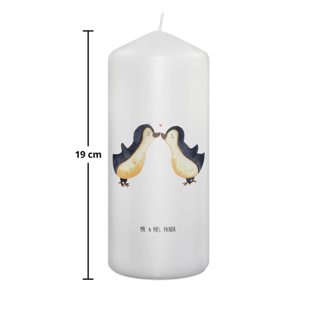 Kerze Pinguin Liebe Adventskerze, Kerze Mit Motiv, Grosse Kerze, Tischkerze, Dekorative Kerze, Kerze Mit Spruch, Dinnerkerze, Weihnachtskerze, Wunschkerze, Erinnerungslicht, Handgemachte Kerze, Osterkerze, Geburtstagskerze, Bedruckte Kerze, Schmuckkerze, Wachskerze, Stumpenkerze, Dekokerze, Laternenkerze, Gartenkerze, Hochzeitskerze, Erinnerungskerze, Zylinderkerze, Blockkerze, Kommunionskerze, Tafelkerze, Geburtskerze, Liebesgeschenk, Verlobung, Partner, Ehemann, Ehefrau, Freund, Heiratsantrag, Liebe, Freundin, Heiraten, Jahrestag, Hocheitstag, Pinguin Paar, Pärchen. Liebespaar, Geschenk Hochzeitstag, Gastgeschenk, Paar, Hochzeit, Hochzeitstag, Pinguinpaar, Geschenkidee, Liebesspruch, Pinguin, Pinguin Liebe, Liebesbeweis, Verlobter, Pinguine, Love, Geschenk Freundin, Verlobte, Geschenk Freund