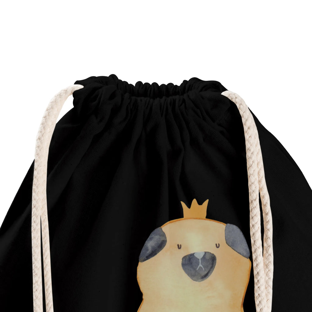 Drawstring bag pug Crown zugbeutel, baumwolle beutel, gym tasche, Baumwolltasche, freizeit rucksack, kordelzugbeutel, Sportrucksack, Sportbeutel Training, Sportbeutel Mit Kordelzug, stoff rucksack, beutel mit kordelzug, rucksack mit kordel, Öko Sportbeutel, sportbeutel baumwolle, baumwoll rucksack, Sportbeutel Kindergarten, festivalbeutel, gym rucksack, Sportbeutel Kita, Alltagstasche, Gymsack, Turnbeutel, Baumwollbeutel, kordelrucksack, wander rucksack, rucksack stoff, Sportbeutel Für Sport, festival rucksack, Festival Beutel, Gymbag, Sportbeutel Schule, rucksack beutel, gymnastiktasche, turnbeutel baumwolle, wanderbeutel, festival tasche, Stofftasche, Sportbeutel Für Freizeit, Sportbeutel, Sportbeutel Outdoor, gym beutel, Sportbeutel Aus Baumwolle, Sportbeutel Fitness, Turnbeutel Mit Kordel, beutelrucksack, zuziehbeutel, Stoffbeutel, Turnbeutel Schule, Hunderasse, Hundebesitzer, Hundemotiv, Haustier, Tierliebhaber, Sprüche, Hund, Kinderlos, Hundebesitzer. Spruch, Lustig, Mops, Hausregel, Allergisch