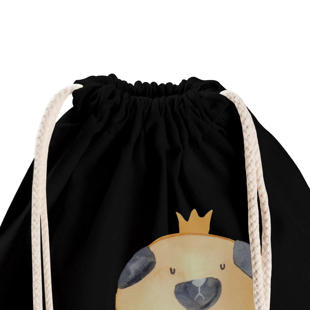 Drawstring bag pug Crown zugbeutel, baumwolle beutel, gym tasche, Baumwolltasche, freizeit rucksack, kordelzugbeutel, Sportrucksack, Sportbeutel Training, Sportbeutel Mit Kordelzug, stoff rucksack, beutel mit kordelzug, rucksack mit kordel, Öko Sportbeutel, sportbeutel baumwolle, baumwoll rucksack, Sportbeutel Kindergarten, festivalbeutel, gym rucksack, Sportbeutel Kita, Alltagstasche, Gymsack, Turnbeutel, Baumwollbeutel, kordelrucksack, wander rucksack, rucksack stoff, Sportbeutel Für Sport, festival rucksack, Festival Beutel, Gymbag, Sportbeutel Schule, rucksack beutel, gymnastiktasche, turnbeutel baumwolle, wanderbeutel, festival tasche, Stofftasche, Sportbeutel Für Freizeit, Sportbeutel, Sportbeutel Outdoor, gym beutel, Sportbeutel Aus Baumwolle, Sportbeutel Fitness, Turnbeutel Mit Kordel, beutelrucksack, zuziehbeutel, Stoffbeutel, Turnbeutel Schule, Hunderasse, Hundebesitzer, Hundemotiv, Haustier, Tierliebhaber, Sprüche, Hund, Kinderlos, Hundebesitzer. Spruch, Lustig, Mops, Hausregel, Allergisch