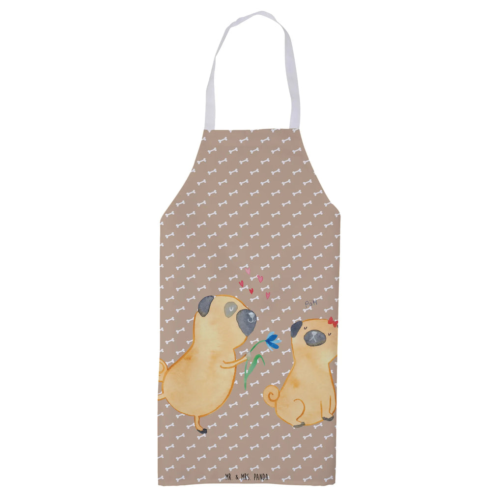 Apron pug In love Waschbare Schürze, Koch, Kochbekleidung, Servierschürze, Schürze Mit Verstellbarem Nackenband, Schürze Aus Baumwolle, BBQ, Schürze Für Geburtstagsfeier, Grillschürze, Vorbinder, Polyester Schürze, Grillparty, Kellner, Lustige Grillschürze, Klassische Kochschürze, Schürze Für Grillparty, Schürze Mit Spruch, Schürze Mit Motiv, Damen Kochschürze, Herren Schürze, Baumwollschürze, Restaurant, Schürze Mit Bändern, Schürze Mit Latz, Geschenk Schürze, Schürze Für Grillmeister, Pflegeleichte Schürze, Schürze Fürs Backen, Schürze Fürs Grillen, Moderne Küchenschürze, Schürze Aus Leinen, Schürze Für Gastronomie, Leichte Küchenschürze, Schürze Fürs Kochen, Schürze Mit Taschen, Barbecue, Hobbykoch, Kochkleidung, Kochschürze, Kochlatz, Halbschürze, Backschürze, Küchenschutz, Design Schürze, Schürze Für Weihnachtsbäckerei, Schürze Zum Binden, Alltagsschürze, Schürze Set, Küchenschürze, Kinderschürze, Umweltfreundliche Schürze, Unisex Schürze, Schürze Für Küche Zuhause, Latzschürze, Schürze Aus Naturmaterial, Schürze Für Hobbykoch, Schürze Für Profikoch, Kellnerschürze, Schürze Für Erwachsene, Sprüche, Hund, Hundebesitzer, Hunderasse, Haustier, Tierliebhaber, Hundemotiv, Mops, Liebe, Hundeliebe, Partner, Möpse, Verliebt, Geschenk Freund, Liebesspruch. Verlobt