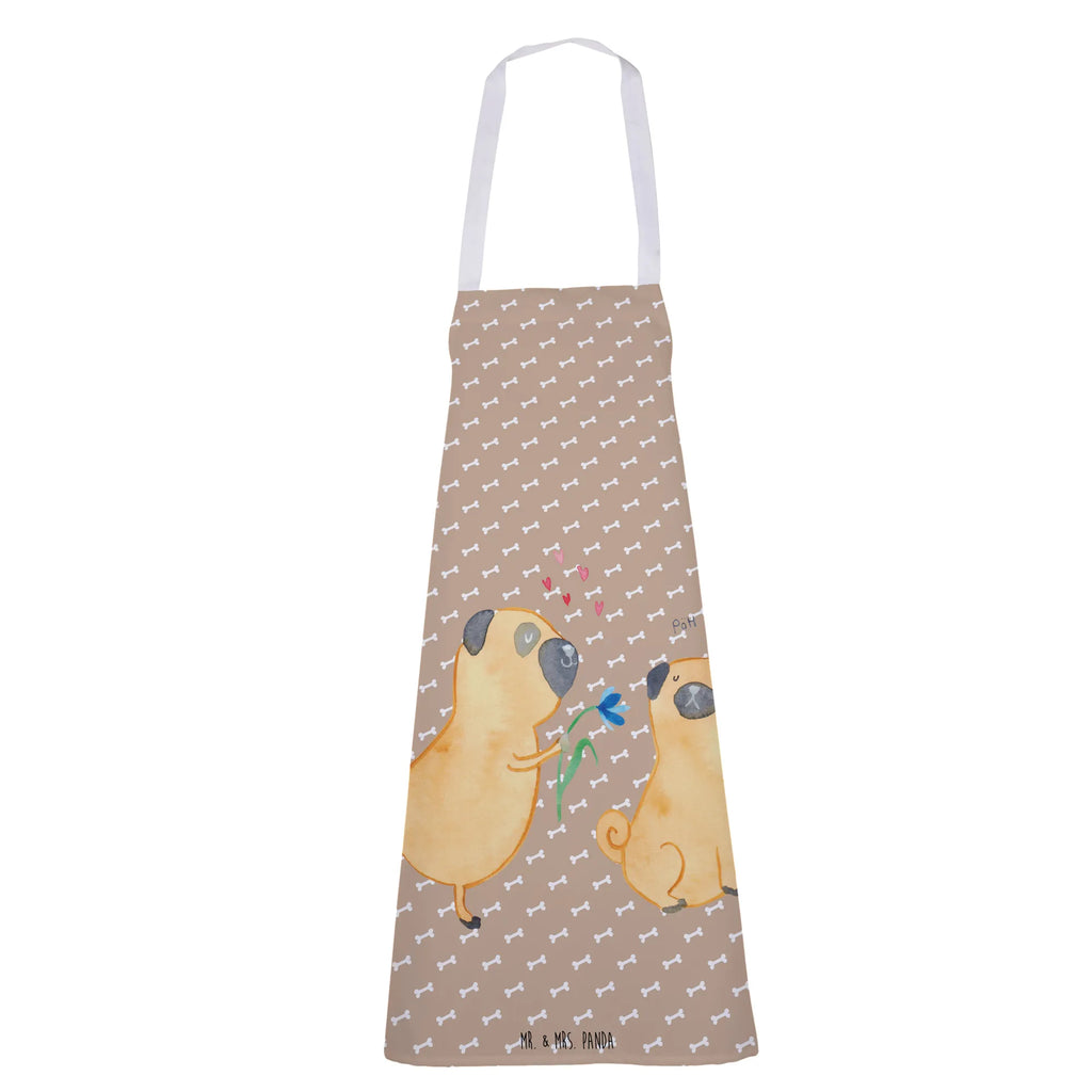 Apron pug In love Waschbare Schürze, Koch, Kochbekleidung, Servierschürze, Schürze Mit Verstellbarem Nackenband, Schürze Aus Baumwolle, BBQ, Schürze Für Geburtstagsfeier, Grillschürze, Vorbinder, Polyester Schürze, Grillparty, Kellner, Lustige Grillschürze, Klassische Kochschürze, Schürze Für Grillparty, Schürze Mit Spruch, Schürze Mit Motiv, Damen Kochschürze, Herren Schürze, Baumwollschürze, Restaurant, Schürze Mit Bändern, Schürze Mit Latz, Geschenk Schürze, Schürze Für Grillmeister, Pflegeleichte Schürze, Schürze Fürs Backen, Schürze Fürs Grillen, Moderne Küchenschürze, Schürze Aus Leinen, Schürze Für Gastronomie, Leichte Küchenschürze, Schürze Fürs Kochen, Schürze Mit Taschen, Barbecue, Hobbykoch, Kochkleidung, Kochschürze, Kochlatz, Halbschürze, Backschürze, Küchenschutz, Design Schürze, Schürze Für Weihnachtsbäckerei, Schürze Zum Binden, Alltagsschürze, Schürze Set, Küchenschürze, Kinderschürze, Umweltfreundliche Schürze, Unisex Schürze, Schürze Für Küche Zuhause, Latzschürze, Schürze Aus Naturmaterial, Schürze Für Hobbykoch, Schürze Für Profikoch, Kellnerschürze, Schürze Für Erwachsene, Sprüche, Hund, Hundebesitzer, Hunderasse, Haustier, Tierliebhaber, Hundemotiv, Mops, Liebe, Hundeliebe, Partner, Möpse, Verliebt, Geschenk Freund, Liebesspruch. Verlobt