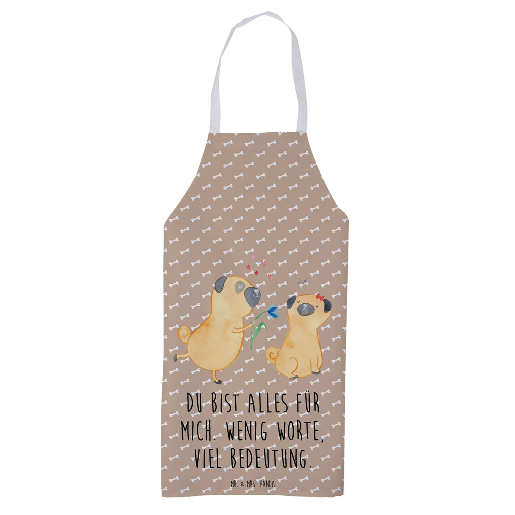 Apron pug In love Waschbare Schürze, Koch, Kochbekleidung, Servierschürze, Schürze Mit Verstellbarem Nackenband, Schürze Aus Baumwolle, BBQ, Schürze Für Geburtstagsfeier, Grillschürze, Vorbinder, Polyester Schürze, Grillparty, Kellner, Lustige Grillschürze, Klassische Kochschürze, Schürze Für Grillparty, Schürze Mit Spruch, Schürze Mit Motiv, Damen Kochschürze, Herren Schürze, Baumwollschürze, Restaurant, Schürze Mit Bändern, Schürze Mit Latz, Geschenk Schürze, Schürze Für Grillmeister, Pflegeleichte Schürze, Schürze Fürs Backen, Schürze Fürs Grillen, Moderne Küchenschürze, Schürze Aus Leinen, Schürze Für Gastronomie, Leichte Küchenschürze, Schürze Fürs Kochen, Schürze Mit Taschen, Barbecue, Hobbykoch, Kochkleidung, Kochschürze, Kochlatz, Halbschürze, Backschürze, Küchenschutz, Design Schürze, Schürze Für Weihnachtsbäckerei, Schürze Zum Binden, Alltagsschürze, Schürze Set, Küchenschürze, Kinderschürze, Umweltfreundliche Schürze, Unisex Schürze, Schürze Für Küche Zuhause, Latzschürze, Schürze Aus Naturmaterial, Schürze Für Hobbykoch, Schürze Für Profikoch, Kellnerschürze, Schürze Für Erwachsene, Sprüche, Hund, Hundebesitzer, Hunderasse, Haustier, Tierliebhaber, Hundemotiv, Mops, Liebe, Hundeliebe, Partner, Möpse, Verliebt, Geschenk Freund, Liebesspruch. Verlobt