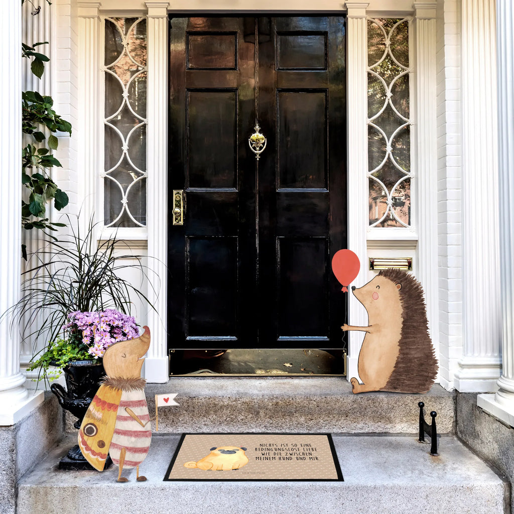 Doormat Pug sauberlaufmatten, Abtretmatte, Fußmatten, außenmatte, abstreifer, Schuhabstreifer, Eingangsteppich, Türvorleger, Fußabtreter, Schmutzfangmatte, Schmutzmatte, Fussmatte, türmatten, fußmatte, hausmatte, Haustürmatte, Fußabstreifer, Abtreter, matte haustür, Türmatte, Sauberlaufmatte, schmutzfangmatten, flurmatte, Eingangsmatte, Schmutzfangteppich, Schmutzfänger, Hund, Tierliebhaber, Haustier, Hundemotiv, Hunderasse, Sprüche, Hundebesitzer, Hundeliebe, Liebe, Mops