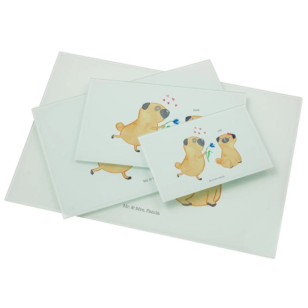 Glasschneidebrett Mops Verliebt XXL Glasschneidebrett, Fotodruck Glasschneidebrett XXL, XL Glasschneidebrett, Glas Schneideplatte Für Brot XL, Glas Arbeitsbrett XXL, Glasschneidebrett Extra Groß, Glas Schneidbrett Für Fleisch XL, Überdimensionales Glasschneidebrett, Glasschneidebrett Rutschfest XL, Glasschneidebrett XXL, Elegantes Glasschneidebrett XXL, Glas Schneidbrett Mit Saftrille Groß, Sicherheitsglas Schneidebrett XL, Hitzebeständiges Glasschneidebrett Groß, Glas Schneidebrett Wohnzimmer Groß, Großes Schneidebrett Aus Glas, Glas Küchenbrett Extra Groß, Hygiene-Glasschneidebrett Groß, Glas Schneideplatte XL, Glasschneideunterlage Groß, Glas Schneidbrett Für Gemüse Groß, Extra Großes Glasschneidebrett, Dekoratives Glasschneidebrett XL, Schneideplatte Aus Glas XXL, Großformatiges Glasschneidebrett, Glas Schneidebrett Für Käse XL, Individuelles Glasschneidebrett XL., Küchenunterlage Aus Glas Groß, Modernes Glasschneidebrett Extra Groß, Robustes Glasschneidebrett Groß, Hund, Hundemotiv, Haustier, Hunderasse, Tierliebhaber, Hundebesitzer, Sprüche, Möpse, Hundeliebe, Mops, verliebt, Geschenk Freund, Partner, Liebe, Liebesspruch. Verlobt