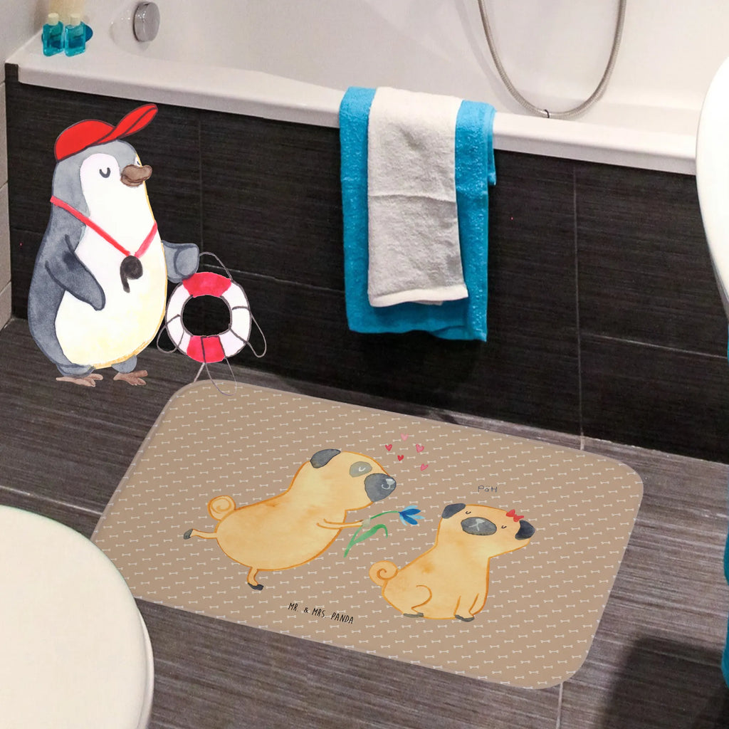 Badematte Mops Verliebt rutschfeste matte, duschmatten, duschmatte, Badläufer, fußmatte bad, bad läufer, badezimmermatte, Bad Fußmatte, badezimmervorleger, Badvorleger, Teppich Fürs Bad, Badezimmer Matte, Badematte, badezimmermatten, badmatten, wannenvorleger, badezimmer läufer, badezimmerteppiche, Duschvorleger, Badezimmerteppich, Badteppich, teppich für bad, Sprüche, Hund, Hundebesitzer, Hunderasse, Haustier, Tierliebhaber, Hundemotiv, Liebe, Partner, Verliebt, Geschenk Freund, Liebesspruch. Verlobt, Möpse, Hundeliebe, Mops