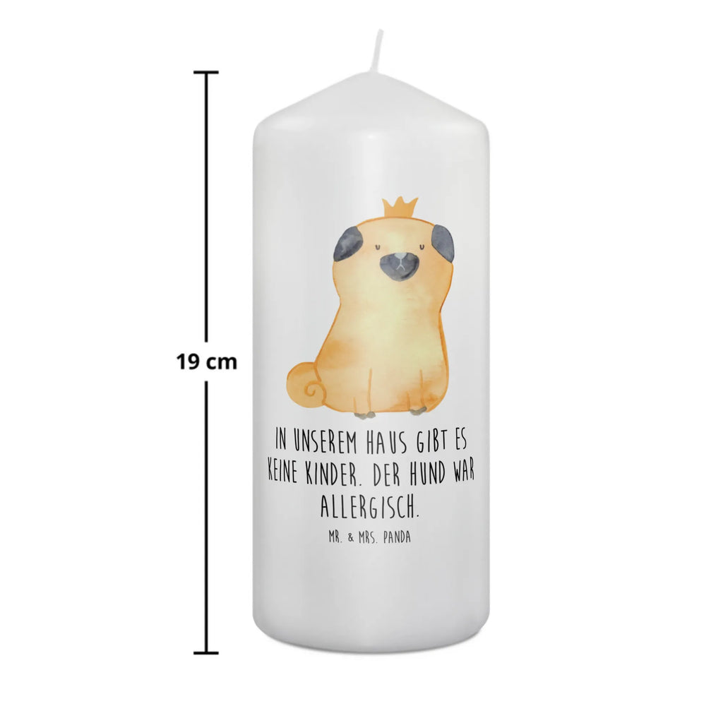 Kerze Mops Krone Kerze Für Hochzeit, Metall-Kerze, Kerze Für Ostern, Stearin­kerze, Teelicht, Andachtskerze, Kerze Ohne Duft, Gartenkerze, Grabkerze, Stumpenkerze, Gedenkkerze, Tafelkerze, Kerze Mit Prägung, Blockkerze, Streukerze, Kerze Für Firmung, Kerze Für Geburtstag, Kerze Mit Gravur, Kerze Mit Duft, Kerze, Kerze Mit Spruch, Kerze Als Gastgeschenk, Kerze Mit Fotoeinleger, Grablicht, Bio-Kerze, Tischkerze, Handgemachte Kerze, Kerze Für Advent, Stabkerze, Kerze Für Weihnachten, Dinnerkerze, Kerze Mit Namensgravur, Glas-Kerze, Trauerkerze, Duftkerze, Votivkerze, Kerze Für Taufe, Laternenkerze, Stumpenkerzen-Set, Outdoor-Kerze, Kerze Für Kommunion, Kerze Mit Motiv, Dinnerkerzenpaar, Sojawachskerze, Handgegossene Kerze, Fair-Trade-Kerze, Hund, Hundemotiv, Haustier, Hunderasse, Tierliebhaber, Hundebesitzer, Sprüche, Mops, Hundebesitzer. Spruch, Hausregel, allergisch, lustig, kinderlos