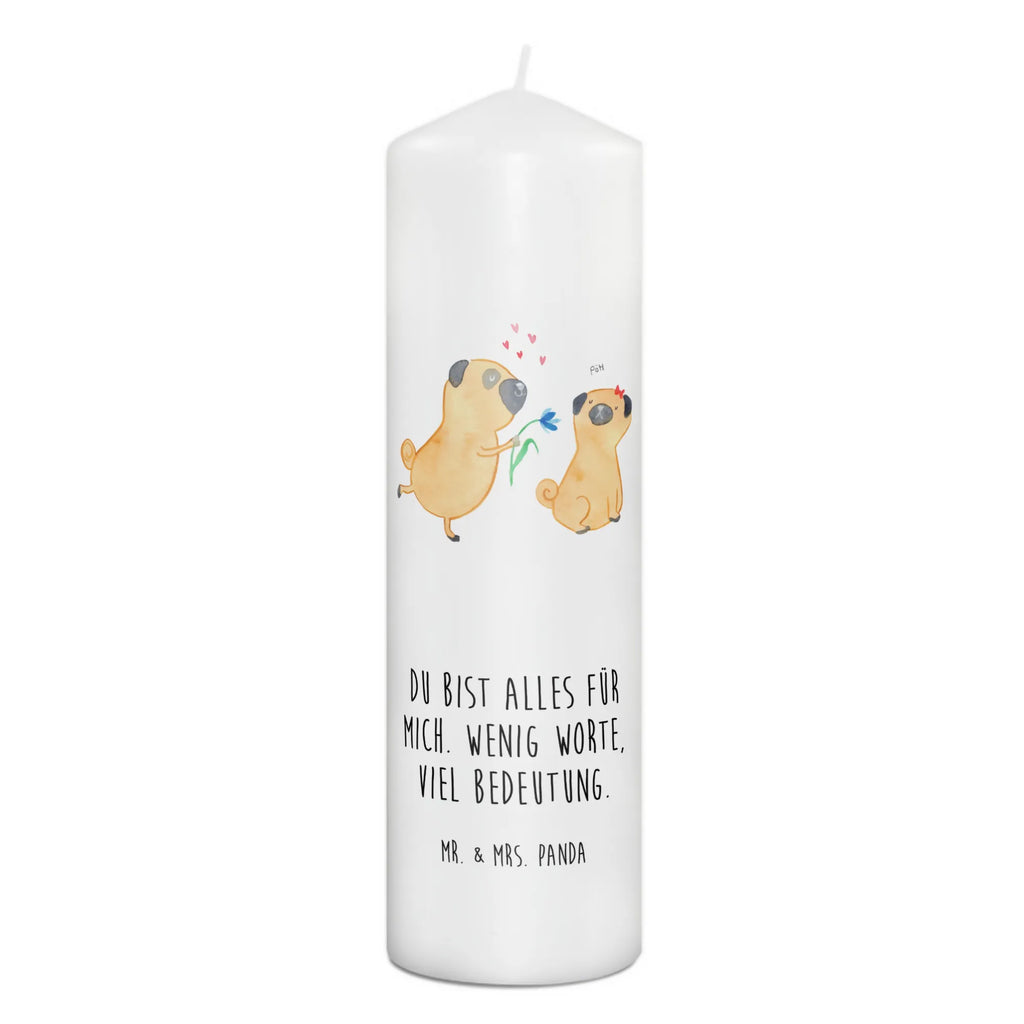Candle pug In love Geburtskerze, Zylinderkerze, Dinnerkerze, Tafelkerze, Kerze Mit Motiv, Dekorative Kerze, Blockkerze, Erinnerungslicht, Weihnachtskerze, Schmuckkerze, Erinnerungskerze, Geburtstagskerze, Tischkerze, Stumpenkerze, Bedruckte Kerze, Hochzeitskerze, Wachskerze, Grosse Kerze, Kerze Mit Spruch, Kommunionskerze, Wunschkerze, Dekokerze, Handgemachte Kerze, Gartenkerze, Osterkerze, Laternenkerze, Adventskerze, Sprüche, Hunderasse, Hundebesitzer, Hundemotiv, Hund, Haustier, Tierliebhaber, Liebesspruch. Verlobt, Liebe, Möpse, Verliebt, Partner, Hundeliebe, Geschenk Freund, Mops