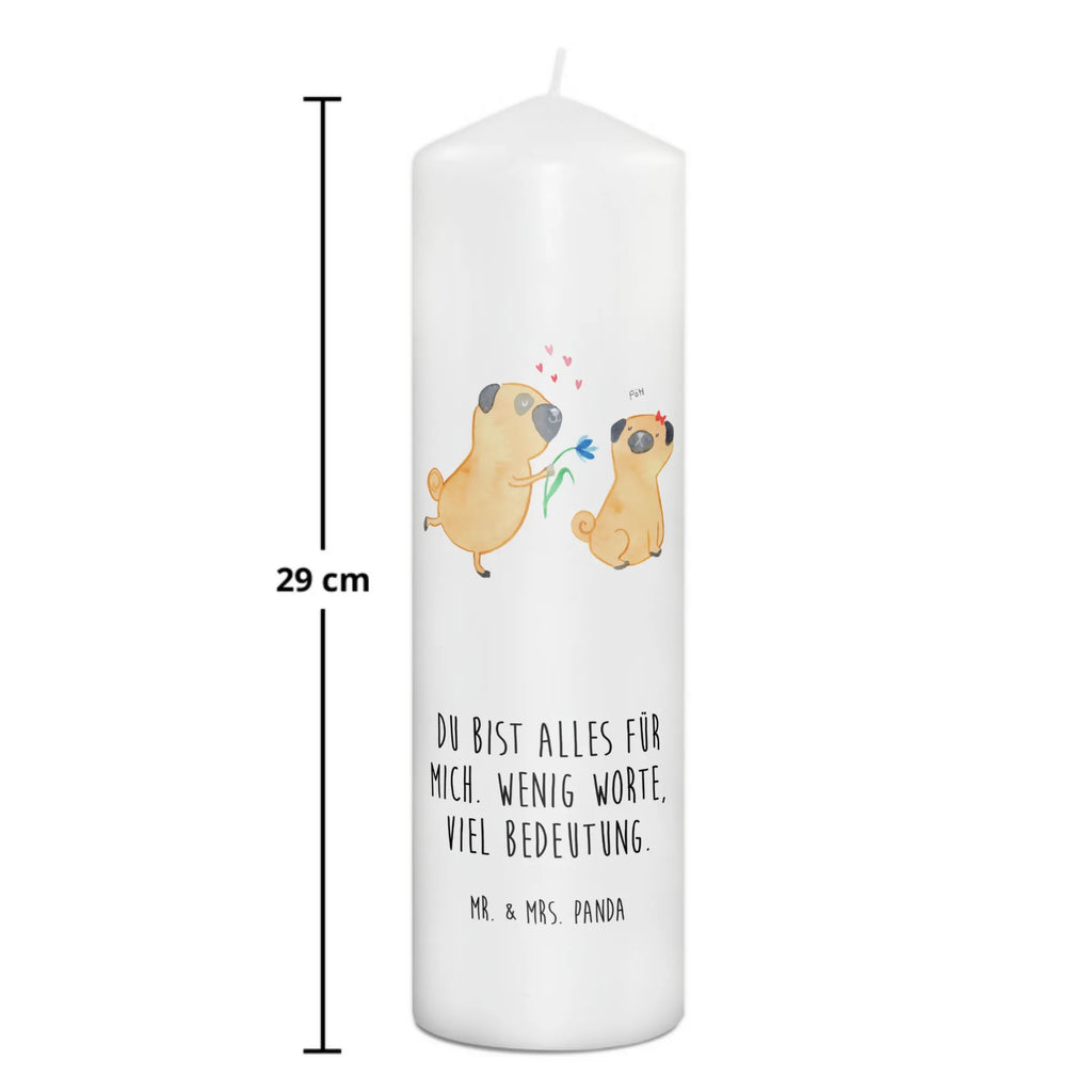 Candle pug In love Geburtskerze, Zylinderkerze, Dinnerkerze, Tafelkerze, Kerze Mit Motiv, Dekorative Kerze, Blockkerze, Erinnerungslicht, Weihnachtskerze, Schmuckkerze, Erinnerungskerze, Geburtstagskerze, Tischkerze, Stumpenkerze, Bedruckte Kerze, Hochzeitskerze, Wachskerze, Grosse Kerze, Kerze Mit Spruch, Kommunionskerze, Wunschkerze, Dekokerze, Handgemachte Kerze, Gartenkerze, Osterkerze, Laternenkerze, Adventskerze, Sprüche, Hunderasse, Hundebesitzer, Hundemotiv, Hund, Haustier, Tierliebhaber, Liebesspruch. Verlobt, Liebe, Möpse, Verliebt, Partner, Hundeliebe, Geschenk Freund, Mops