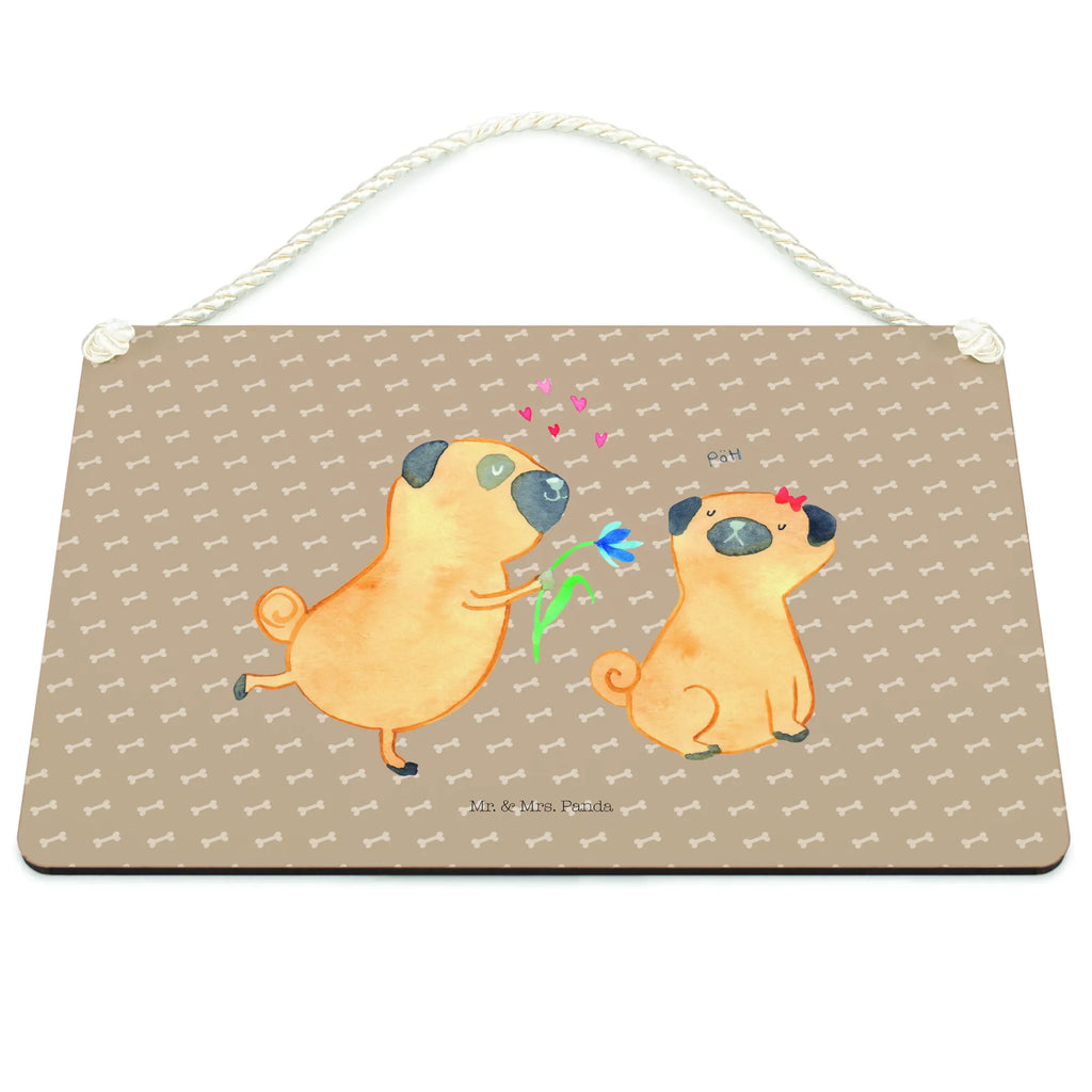 Deko Schild Mops Verliebt Dekoschild Zum Aufhängen, Deko schild Landhausstil, Dekoschild Für Badezimmer, Türschild, Deko schild Modern, Metallschild, Dekoschild Für Flur, Dekoschild Geschenk, Schild Aus Metall, Shabby Chic Schild, Vintage Schild, Deko Schild, Lustiges Deko schild, Deko schild Mit Lebensweisheit, Dekoschild Handgemacht, Schild Aus Holz, Wandschild, Wanddeko Schild, Dekoschild Klein, Deko schild Mit Spruch, Dekoschild Groß, Deko schild Für Wohnzimmer, Dekoschild Für Freunde, Dekoschild, Holzschild, Deko schild Für Balkon, Rustikales Deko schild, Deko schild Liebevoll Gestaltet, Deko schild Für Küche, Deko Wandtafel, Deko schild Mit Blumenmotiv, Schild Zum Hinstellen, Türschild Mit Spruch, Dekoschild Aus Holz, Spruchschild, Schild Zum Aufstellen, Deko schild Mit Herz, Dekoschild Für Familie, Dekos child Für Garten, Deko schild Mit Motiv, Hund, Hundemotiv, Haustier, Hunderasse, Tierliebhaber, Hundebesitzer, Sprüche, Mops, Partner, Geschenk Freund, Liebe, verliebt, Liebesspruch. Verlobt, Hundeliebe, Möpse