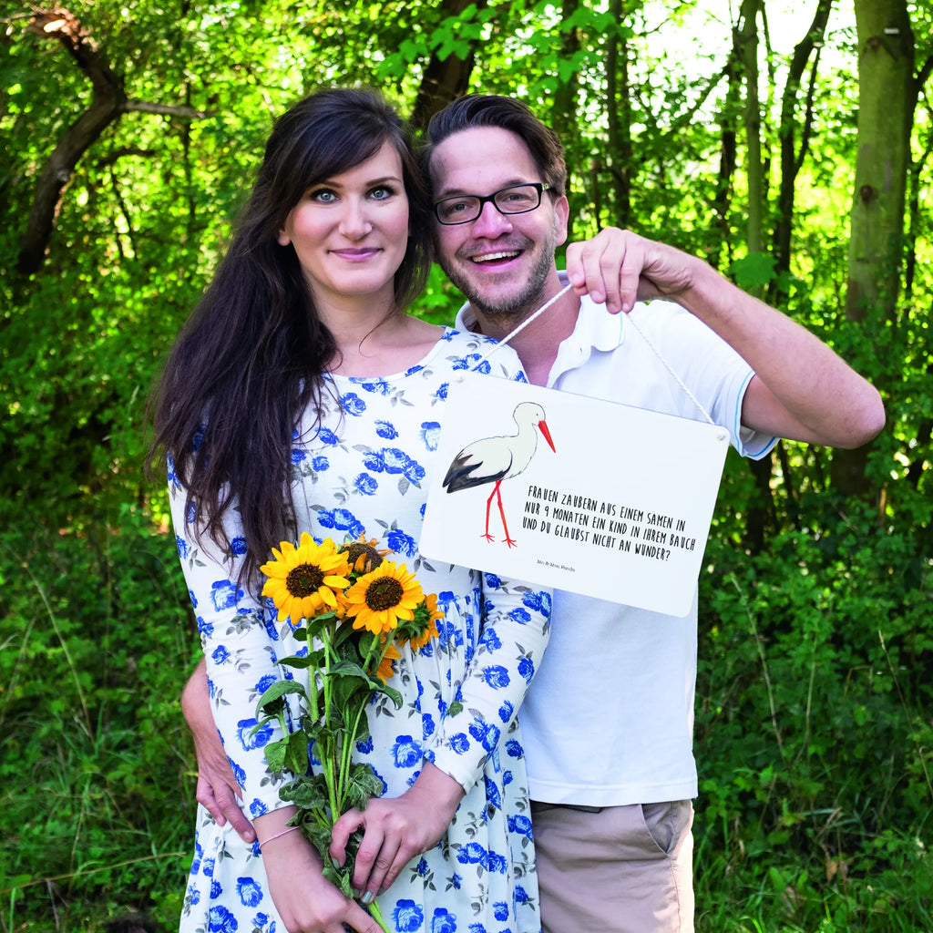Deko Schild Storch Spruchschild, Dekoschild, Deko Schild, sprüche schild, dekoschilder, Wandschild, wandhänger, hängeschild, Motivschild, Schild mit Spruch, Türschild, Türschild Familie, Holzschild, Küchenschild, dekotafel, Schild, wandtafel, Deko Wandtafel, dekoration schild, holzbild, Holztafel, Badschild, Tiere, Gute Laune, Tiermotive, Lustige Sprüche, Storch, Mütter, Mutter Werden, Geburt, Baby, Störche, Schwangerschaft, Schwanger, Babybauch, Mutter
