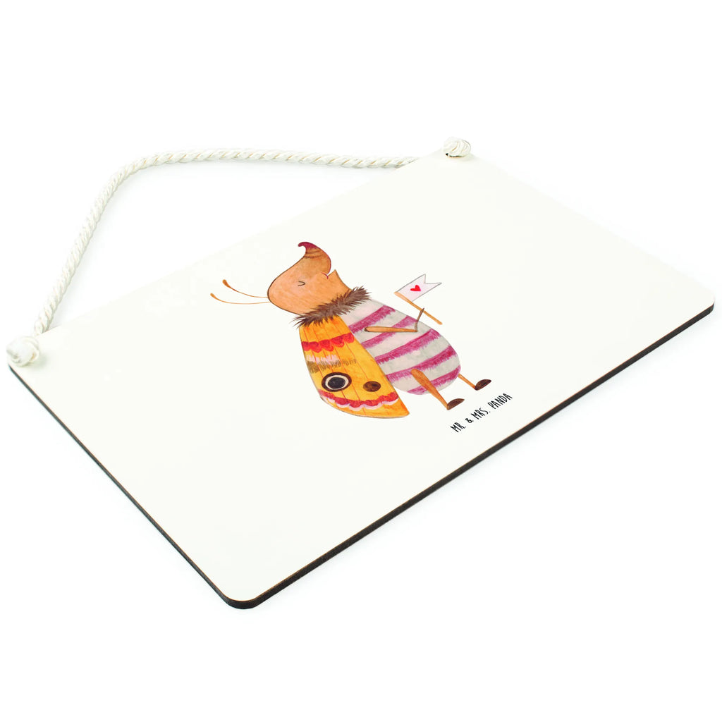 Deko Schild Nachtfalter Fähnchen Schild mit Spruch, dekoschilder, Dekoschild, Türschild Familie, Motivschild, Holzschild, dekotafel, Spruchschild, Schild, Küchenschild, Deko Schild, Türschild, Deko Wandtafel, wandtafel, Badschild, sprüche schild, wandhänger, Wandschild, Holztafel, dekoration schild, hängeschild, holzbild, Tiere, Tiermotive, Gute Laune, Lustige Sprüche, Käfer, Nachtfalter, Süß, Was Kostet Die Welt, Küche Deko, Spruch Lustig, Spruch Witzig, Niedlich