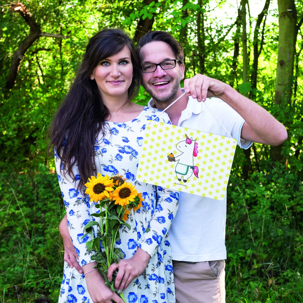 Deko Schild Einhorn Muffin Dekoschild Für Badezimmer, Deko schild Mit Spruch, Deko Wandtafel, Deko schild Liebevoll Gestaltet, Metallschild, Deko schild Mit Blumenmotiv, Dekoschild Für Flur, Deko schild Mit Lebensweisheit, Deko schild Für Wohnzimmer, Deko schild Modern, Schild Zum Hinstellen, Türschild, Lustiges Deko schild, Dekoschild Groß, Schild Aus Holz, Dekoschild Aus Holz, Dekos child Für Garten, Schild Aus Metall, Deko schild Mit Motiv, Dekoschild Klein, Deko schild Landhausstil, Deko schild Für Küche, Holzschild, Dekoschild Handgemacht, Wandschild, Vintage Schild, Dekoschild Für Familie, Deko schild Mit Herz, Türschild Mit Spruch, Dekoschild Geschenk, Deko schild Für Balkon, Spruchschild, Deko Schild, Dekoschild Zum Aufhängen, Dekoschild Für Freunde, Rustikales Deko schild, Schild Zum Aufstellen, Wanddeko Schild, Shabby Chic Schild, Dekoschild, Einhorn, Einhörner, Einhorn Deko, Unicorn, Muffin, Kekse, Liebesgrüße, Geburtstagsgrüße, Grüße, Glückwünsche, Geburtstag, Backen