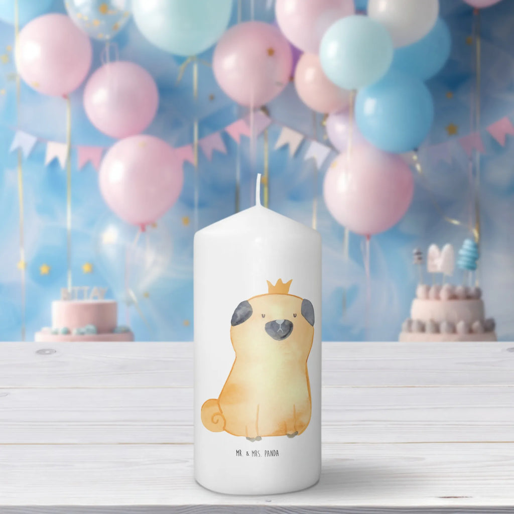 Kerze Mops Krone Kerze Für Hochzeit, Metall-Kerze, Kerze Für Ostern, Stearin­kerze, Teelicht, Andachtskerze, Kerze Ohne Duft, Gartenkerze, Grabkerze, Stumpenkerze, Gedenkkerze, Tafelkerze, Kerze Mit Prägung, Blockkerze, Streukerze, Kerze Für Firmung, Kerze Für Geburtstag, Kerze Mit Gravur, Kerze Mit Duft, Kerze, Kerze Mit Spruch, Kerze Als Gastgeschenk, Kerze Mit Fotoeinleger, Grablicht, Bio-Kerze, Tischkerze, Handgemachte Kerze, Kerze Für Advent, Stabkerze, Kerze Für Weihnachten, Dinnerkerze, Kerze Mit Namensgravur, Glas-Kerze, Trauerkerze, Duftkerze, Votivkerze, Kerze Für Taufe, Laternenkerze, Stumpenkerzen-Set, Outdoor-Kerze, Kerze Für Kommunion, Kerze Mit Motiv, Dinnerkerzenpaar, Sojawachskerze, Handgegossene Kerze, Fair-Trade-Kerze, Hund, Hundemotiv, Haustier, Hunderasse, Tierliebhaber, Hundebesitzer, Sprüche, Mops, Hundebesitzer. Spruch, Hausregel, allergisch, lustig, kinderlos