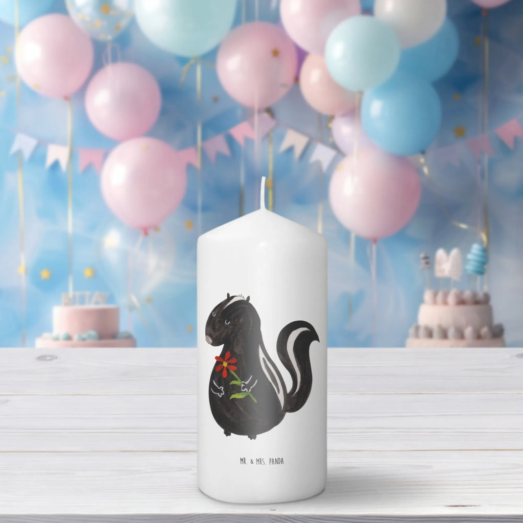 Kerze Stinktier Blume Kommunionskerze, Grosse Kerze, Tafelkerze, Osterkerze, Weihnachtskerze, Erinnerungskerze, Blockkerze, Dekokerze, Dinnerkerze, Handgemachte Kerze, Wachskerze, Bedruckte Kerze, Tischkerze, Adventskerze, Stumpenkerze, Zylinderkerze, Kerze Mit Motiv, Kerze Mit Spruch, Geburtskerze, Dekorative Kerze, Hochzeitskerze, Laternenkerze, Geburtstagskerze, Gartenkerze, Erinnerungslicht, Schmuckkerze, Wunschkerze, Skunk, Stinktier, Stinker, Verträumt, Träume, Raubtier, Dreams, Tagträumer, Stinki, Wildtier