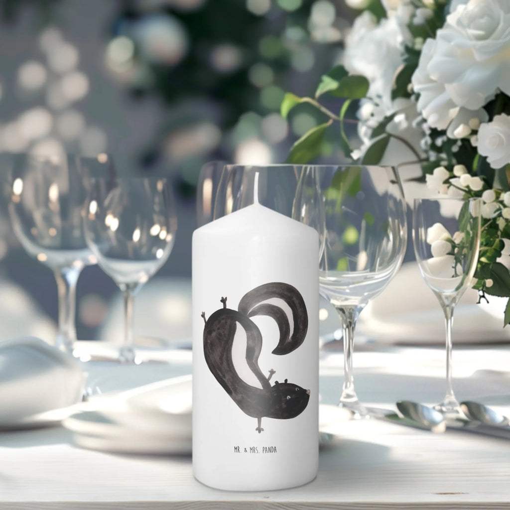 Candle skunk handstand Dekorative Kerze, Tafelkerze, Weihnachtskerze, Erinnerungslicht, Geburtskerze, Kerze Mit Spruch, Adventskerze, Gartenkerze, Geburtstagskerze, Handgemachte Kerze, Hochzeitskerze, Blockkerze, Wachskerze, Zylinderkerze, Grosse Kerze, Tischkerze, Stumpenkerze, Kommunionskerze, Dekokerze, Laternenkerze, Kerze Mit Motiv, Schmuckkerze, Osterkerze, Dinnerkerze, Wunschkerze, Erinnerungskerze, Bedruckte Kerze, Skunk, Stinktier, Spielplatz, Stinker, Verpielt, Wildtier, Stinki, Kind, Raubtier