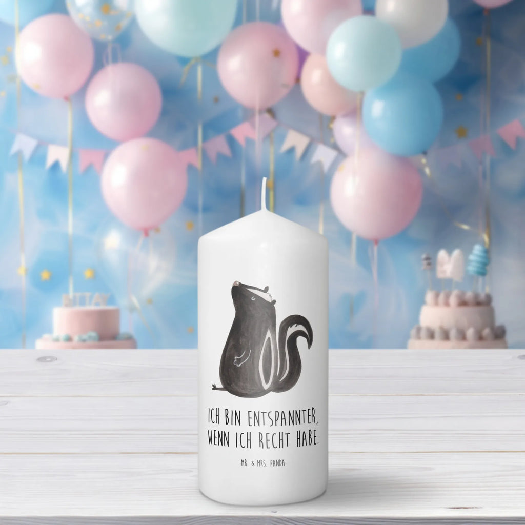 Kerze Stinktier Sitzen Tischkerze, Dekorative Kerze, Blockkerze, Weihnachtskerze, Erinnerungskerze, Grosse Kerze, Osterkerze, Zylinderkerze, Wunschkerze, Adventskerze, Kerze Mit Spruch, Geburtstagskerze, Tafelkerze, Hochzeitskerze, Dekokerze, Erinnerungslicht, Dinnerkerze, Stumpenkerze, Kommunionskerze, Gartenkerze, Geburtskerze, Wachskerze, Laternenkerze, Bedruckte Kerze, Handgemachte Kerze, Schmuckkerze, Kerze Mit Motiv, Skunk, Stinktier, Büro, Stinker, Besserwisser, Spruch, Wildtier, Stinki, Recht, Raubtier