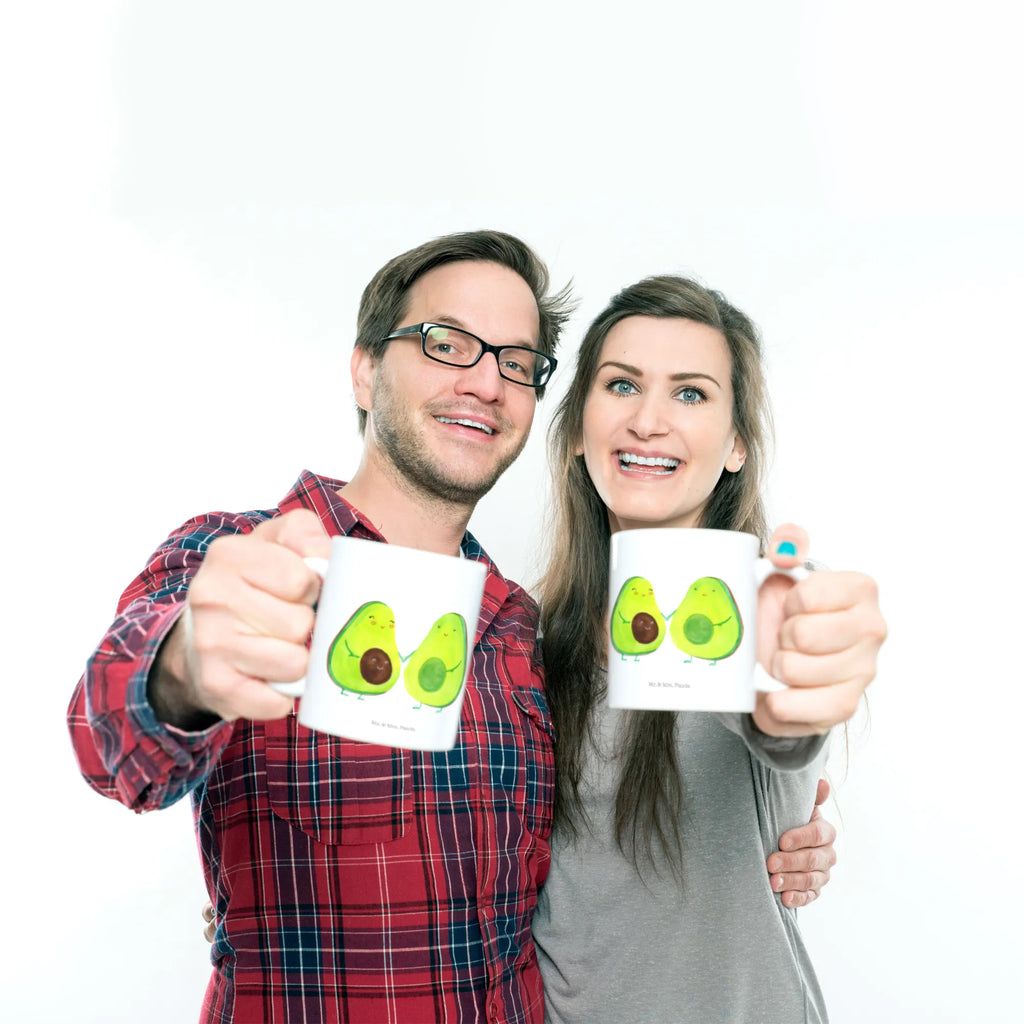 Tasse Avocado Pärchen Keramiktasse, Kaffeetasse, Porzellantasse, Tasse mit Zitaten, Teetasse, Tasse, Geschenktasse, Bürotasse, Tasse mit Motiven, Avocado, Veggie, Vegan, Gesund, Familie, Avocuddle, Babyshower, Liebe, Babyparty, Geburt, Schwangerschaft, Kinder, Hochzeit, Avocados