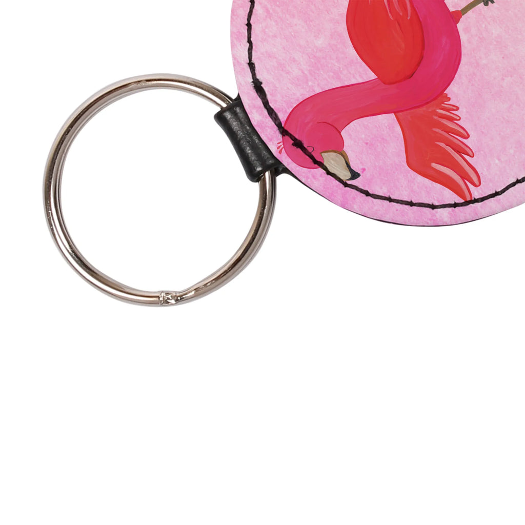 Rund Schlüsselanhänger Flamingo Yoga Schlüsselaccessoire, mini schlüsselanhänger, Schlüsselanhänger, Taschenanhänger, schlüsselbund anhänger, Flamingo, Yoga-Übung, Namaste, Achtsamkeit, Entspannung, Ärger, Tiefenentspannung, Aufregen, Vogel, Yoga