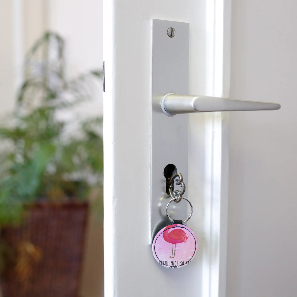 Rund Schlüsselanhänger Flamingo Yoga Schlüsselaccessoire, mini schlüsselanhänger, Schlüsselanhänger, Taschenanhänger, schlüsselbund anhänger, Flamingo, Yoga-Übung, Namaste, Achtsamkeit, Entspannung, Ärger, Tiefenentspannung, Aufregen, Vogel, Yoga