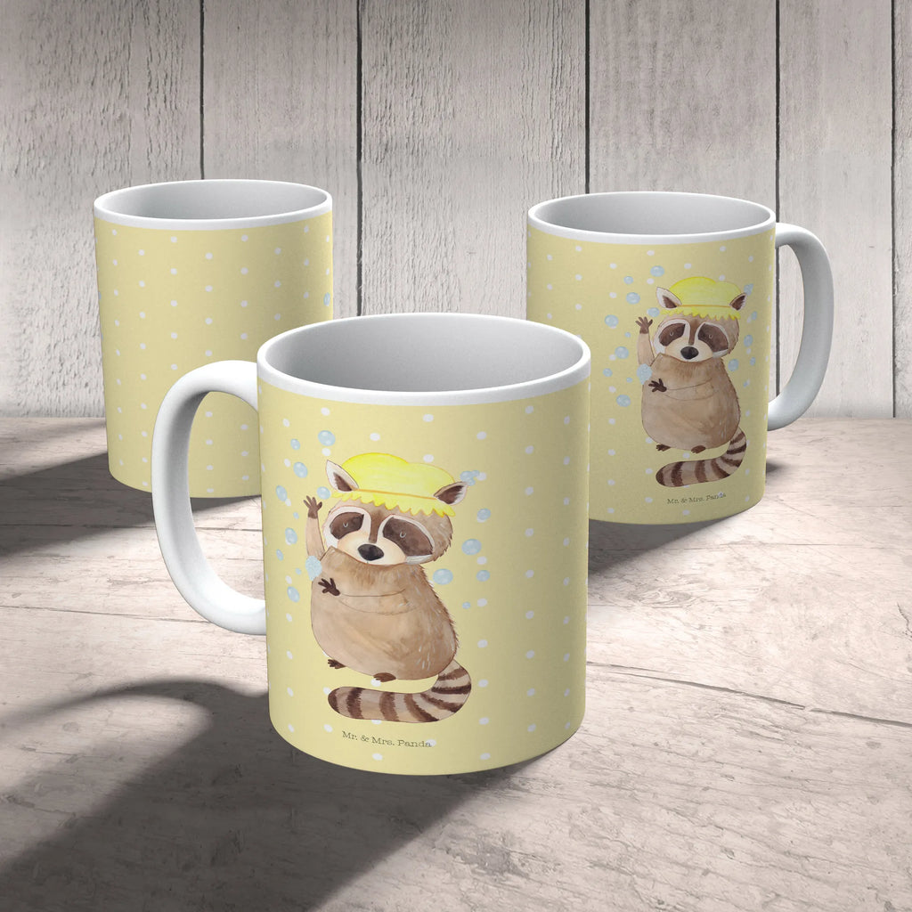 Mug Raccoon Teebecher, Kaffeepott, Bürobecher, Tasse, Coffee Mug, Tasse mit Spruch, kaffeebecher keramik, kaffeetasse keramik, schöne tasse, tasse für kaffee, Trinktasse, Bürotasse, statement tasse, heißgetränkebecher, Tasse mit Motiv, Motivtasse, Bedruckte Tasse, Sprüchetasse, Frühstückstasse, Geschenktasse, Dekotasse, Designtasse, Keramiktasse, haferl, Mug, Henkelbecher, Henkeltasse, hochwertige tasse, kaffeebecher bedruckt, tasse für büro, Kaffeebecher, kaffeetasse bedruckt, Keramikbecher, Frühstücksbecher, design tasse, Kaffeetasse, milchkaffeetasse, Teetasse, Trinkbecher, Teepott, Becher, Kakaotasse, Pott, Gute Laune, Tiere, Lustige Sprüche, Tiermotive, Tagträumen, Fröhlich, Waschbär, Waschen, Plan, Seifenblasen