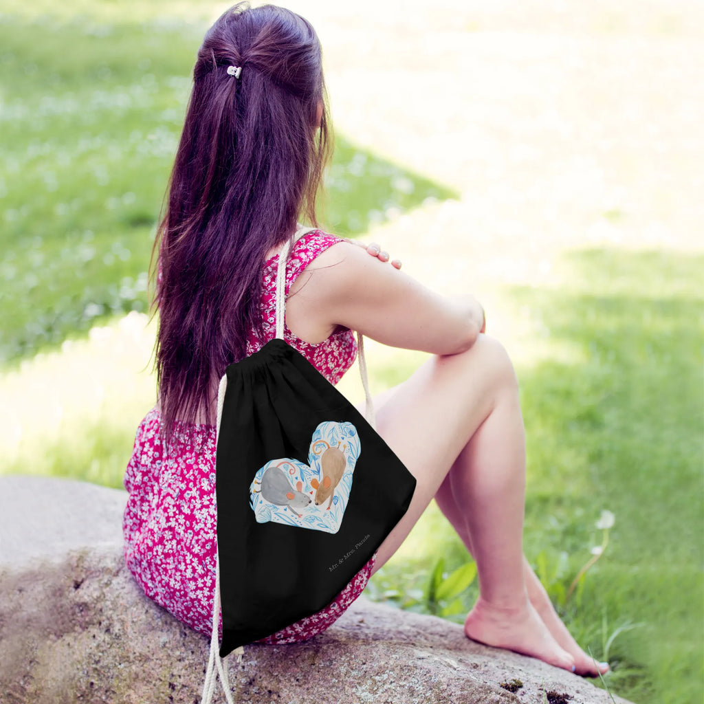 Drawstring bag Mice heart Stofftasche, Sportrucksack, Baumwolltasche, Sportbeutel Kindergarten, Turnbeutel Schule, Sportbeutel Aus Baumwolle, kordelzugbeutel, Alltagstasche, baumwoll rucksack, turnbeutel baumwolle, Sportbeutel Schule, rucksack mit kordel, wanderbeutel, Öko Sportbeutel, gym tasche, festivalbeutel, Sportbeutel Für Sport, festival rucksack, beutelrucksack, Sportbeutel Kita, Stoffbeutel, Sportbeutel Outdoor, kordelrucksack, Gymbag, zugbeutel, rucksack stoff, festival tasche, rucksack beutel, wander rucksack, Gymsack, zuziehbeutel, Sportbeutel Mit Kordelzug, Sportbeutel Fitness, Baumwollbeutel, gym rucksack, freizeit rucksack, Sportbeutel Training, gymnastiktasche, Sportbeutel Für Freizeit, beutel mit kordelzug, stoff rucksack, gym beutel, Turnbeutel Mit Kordel, Sportbeutel, sportbeutel baumwolle, baumwolle beutel, Turnbeutel, Festival Beutel, Verlobung, Freund, Partner, Heiratsantrag, Freundin, Liebesgeschenk, Ehemann, Hocheitstag, Ehefrau, Heiraten, Jahrestag, Liebe, Gemeinsamkeit, Liebesbeweis, Liebesbotschaft, Love, Geschenk für Zwei, Lieblingsmensch, Maus, Hochzeit, Mäuse