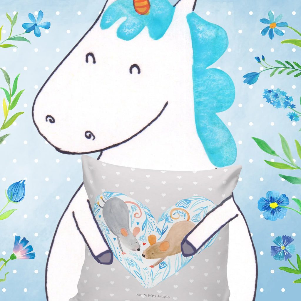 Cushion Mice heart Mikrofaser Kissen, microfaser sofakissen, deko kissen, Kissen 40x40, kissen für couch, Couchkissen, zier kissen, Dekokissen 40x40, zierkissen 40x40, Kuschelkissen, kissen 40 x 40, Dekokissen Sofa, Kissen, microfaser dekokissen, kuschel kissen, 40x40 kissen, couchkissen 40x40, kissen für sofa, 40 X 40 Kissen, Motivkissen, wohnzimmer kissen, kissen mikrofaser, couch kissen, Polsterkissen, Sofakissen, kuschelkissen 40x40, Zierkissen, wurfkissen, Kopfkissen, microfaser zierkissen, sofa kissen, Dekokissen, Sofakissen 40x40, microfaser kopfkissen, Kopfkissen 40x40, Freundin, Liebesgeschenk, Heiraten, Heiratsantrag, Hocheitstag, Freund, Jahrestag, Verlobung, Partner, Ehemann, Liebe, Ehefrau, Geschenk für Zwei, Mäuse, Liebesbotschaft, Gemeinsamkeit, Love, Maus, Lieblingsmensch, Hochzeit, Liebesbeweis