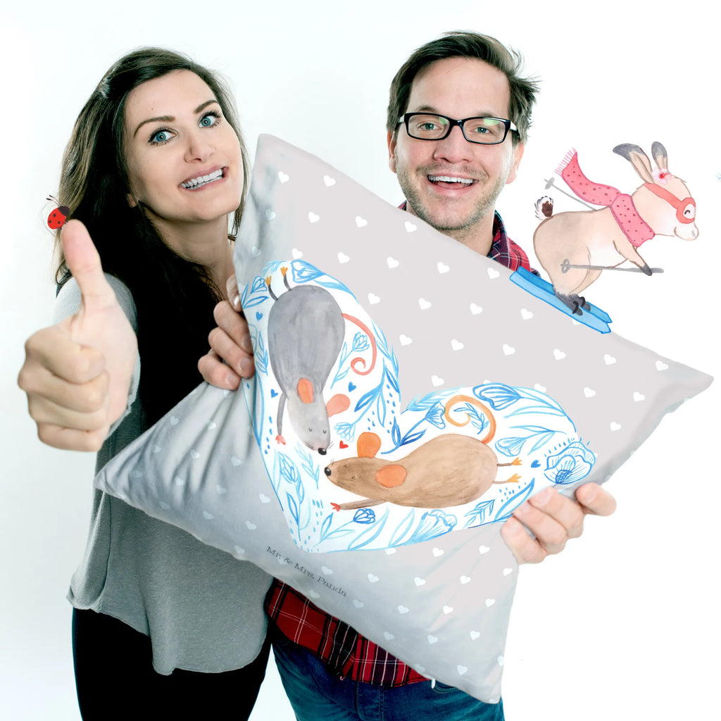 Cushion Mice heart Mikrofaser Kissen, microfaser sofakissen, deko kissen, Kissen 40x40, kissen für couch, Couchkissen, zier kissen, Dekokissen 40x40, zierkissen 40x40, Kuschelkissen, kissen 40 x 40, Dekokissen Sofa, Kissen, microfaser dekokissen, kuschel kissen, 40x40 kissen, couchkissen 40x40, kissen für sofa, 40 X 40 Kissen, Motivkissen, wohnzimmer kissen, kissen mikrofaser, couch kissen, Polsterkissen, Sofakissen, kuschelkissen 40x40, Zierkissen, wurfkissen, Kopfkissen, microfaser zierkissen, sofa kissen, Dekokissen, Sofakissen 40x40, microfaser kopfkissen, Kopfkissen 40x40, Freundin, Liebesgeschenk, Heiraten, Heiratsantrag, Hocheitstag, Freund, Jahrestag, Verlobung, Partner, Ehemann, Liebe, Ehefrau, Geschenk für Zwei, Mäuse, Liebesbotschaft, Gemeinsamkeit, Love, Maus, Lieblingsmensch, Hochzeit, Liebesbeweis