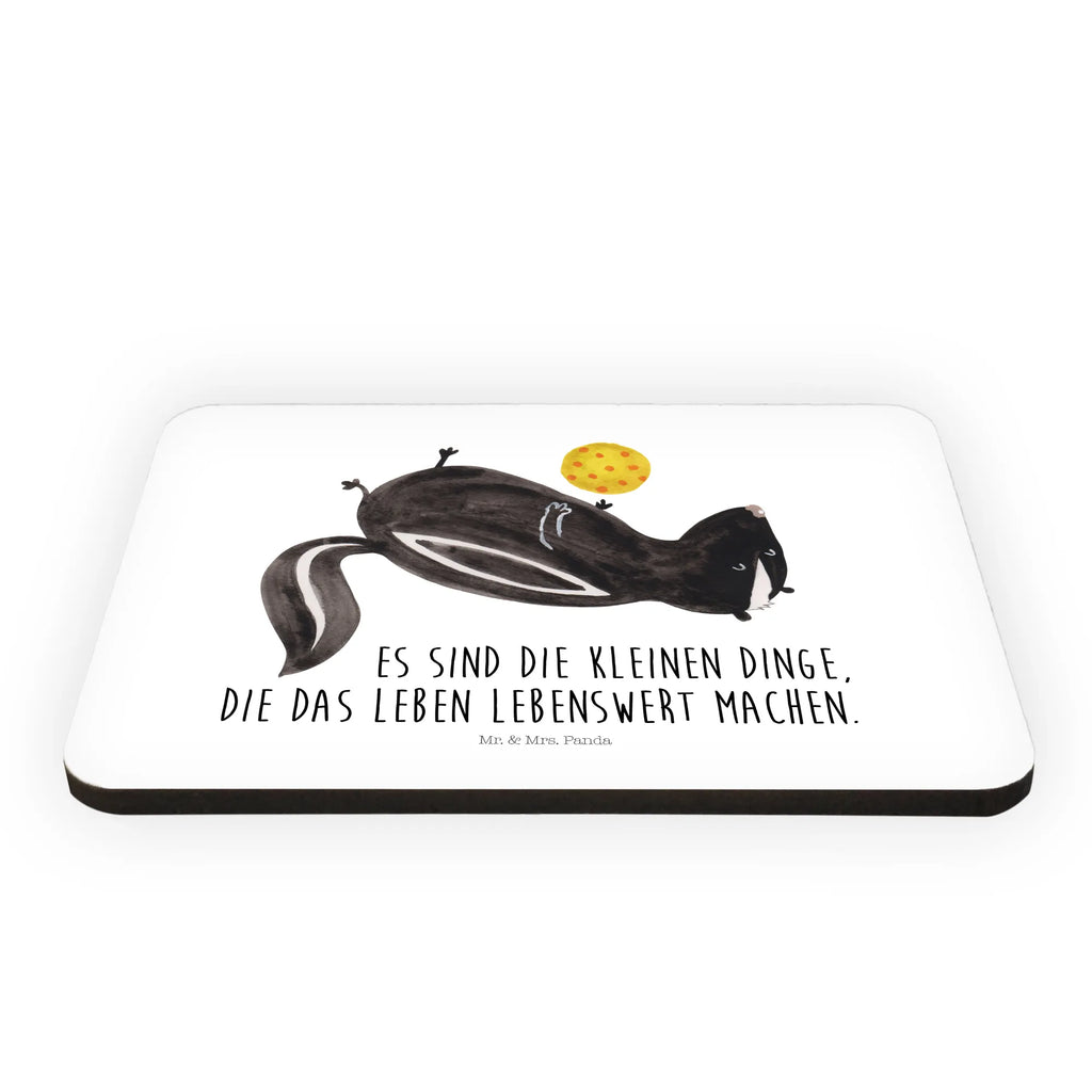 Magnes skunks piłka haftmagnet, Fridge Magnet, büromagnet, einkaufszettelmagnet, wandmagnet, Pinnwandmagnet, memomagnet, spruchmagnet, Dekomagnet, mdf magnet, holz kühlschrankmagnet, bildmagnet, tafelmagnet, rechteckmagnet, magnet, Notizhalter, zettelhalter, whiteboardmagnet, küchenmagnet, Kühlschrankmagnet, holzmagnet, notizmagnet, holz whiteboardmagnet, designmagnet, Stinktier, Skunk, Wildtier, Weisheit, Stinker, Verspielt, Raubtier, Stinki