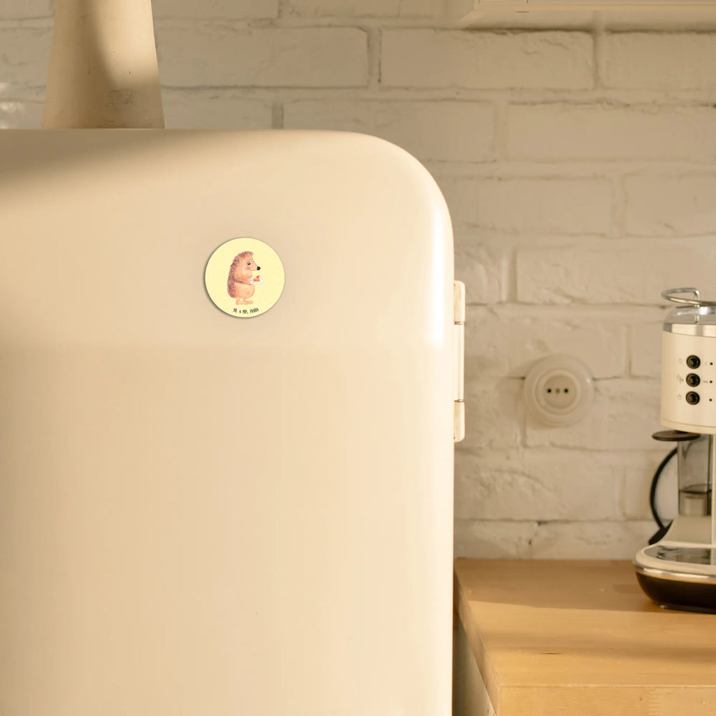 Rund Magnet Igel Kuchenstück kühlschrankmagnete, rundmagnet, magnete, Kühlschrankmagnet, Lustige Sprüche, Tiere, Tiermotive, Gute Laune, Torte, Kuchen, Igel, Backen Geschenk, Einladung Party, Essen Spruch, Kuchen Backen, Geburtstagskuchen