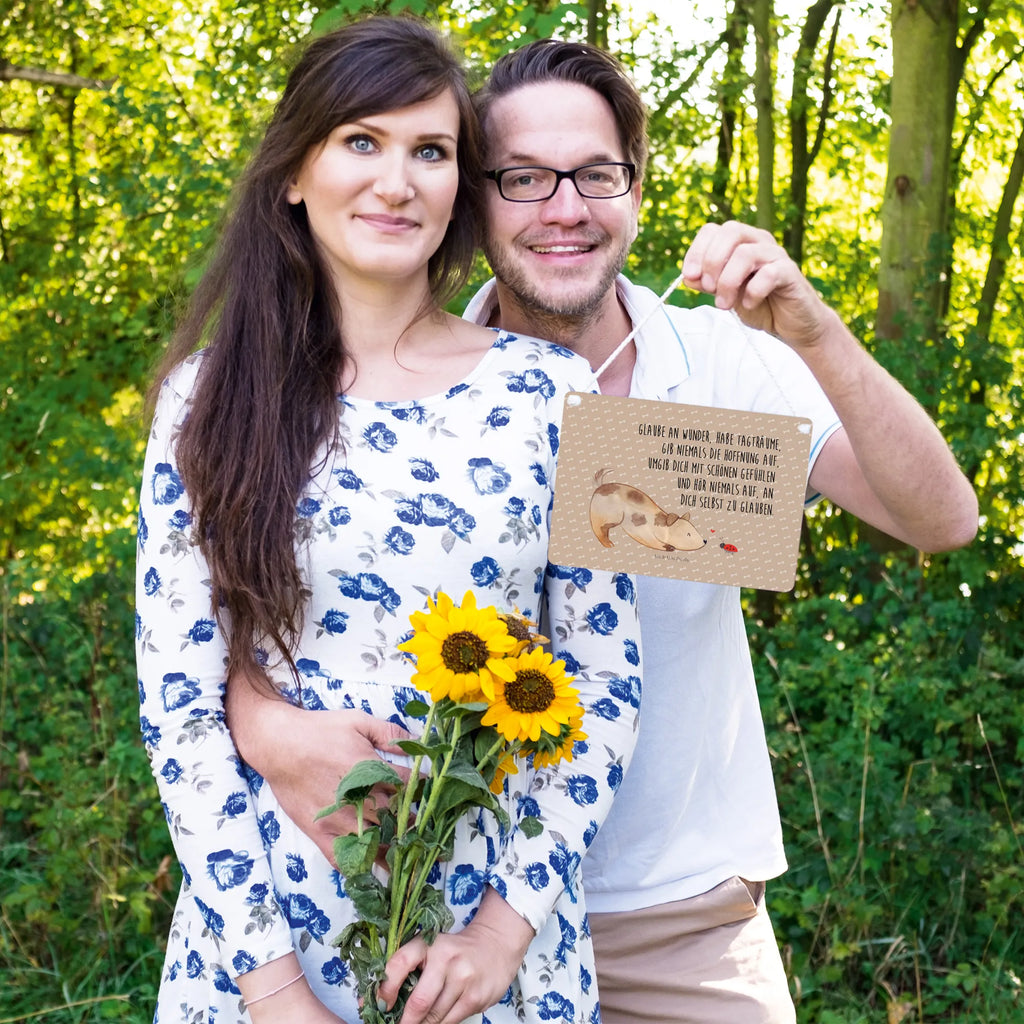 Deko Schild Hund Marienkäfer Dekoschild, Küchenschild, Schild mit Spruch, Holzschild, Badschild, Wandschild, sprüche schild, Motivschild, Türschild Familie, Schild, Spruchschild, dekoschilder, Holztafel, wandhänger, Deko Wandtafel, wandtafel, Deko Schild, dekotafel, hängeschild, Türschild, dekoration schild, holzbild, Hund, Hundebesitzer, Hundemotiv, Hunderasse, Haustier, Sprüche, Tierliebhaber, Marienkäfer, Mischlinghund, Hunde, Mischling, Hundespruch
