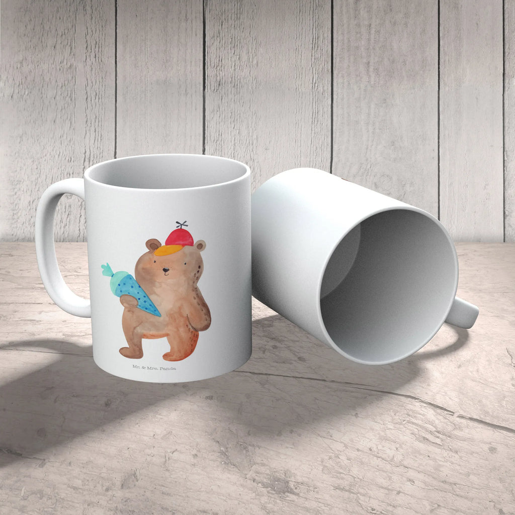 Mug bear School cone Coffee Mug, design tasse, Teepott, haferl, Kakaotasse, tasse für büro, Tasse mit Spruch, Frühstücksbecher, Geschenktasse, Kaffeetasse, Kaffeepott, Sprüchetasse, Designtasse, Mug, Kaffeebecher, Keramiktasse, Teetasse, Bedruckte Tasse, Trinktasse, kaffeetasse bedruckt, Tasse mit Motiv, Bürobecher, schöne tasse, Frühstückstasse, heißgetränkebecher, Pott, kaffeetasse keramik, hochwertige tasse, Henkelbecher, Henkeltasse, Teebecher, Keramikbecher, Dekotasse, kaffeebecher bedruckt, kaffeebecher keramik, tasse für kaffee, Becher, Tasse, Trinkbecher, Motivtasse, statement tasse, milchkaffeetasse, Bürotasse, Bär, Teddy, Teddybär, Schule Geschenk, Grundschule, Schultüte, Einschulung Geschenk, Erster Schultag Geschenk, Schulbeginn, Bär Motiv, Schulanfang