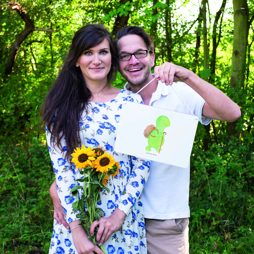 Deko Schild Schildkröte Wanderer wandtafel, wandhänger, Wandschild, hängeschild, Schild mit Spruch, sprüche schild, dekoschilder, dekoration schild, Motivschild, Holzschild, Türschild Familie, Deko Schild, Deko Wandtafel, Badschild, Dekoschild, Holztafel, Schild, Türschild, Küchenschild, Spruchschild, holzbild, dekotafel, Schildkröte, Schildkröten, Motivationsspruch, Neuanfang, Motivation, Motivationssprüche