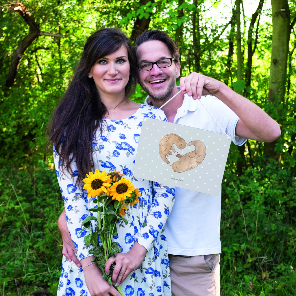 Deko Schild Otter Herz Dekoschild Für Freunde, Dekoschild Zum Aufhängen, Dekoschild Handgemacht, Vintage Schild, Deko schild Mit Blumenmotiv, Holzschild, Schild Aus Metall, Deko schild Für Wohnzimmer, Wandschild, Rustikales Deko schild, Deko schild Mit Lebensweisheit, Deko schild Liebevoll Gestaltet, Dekoschild Groß, Dekoschild, Deko Schild, Dekoschild Für Flur, Deko schild Mit Motiv, Wanddeko Schild, Dekoschild Für Familie, Dekoschild Aus Holz, Deko schild Modern, Metallschild, Deko schild Für Küche, Türschild Mit Spruch, Deko schild Mit Herz, Dekos child Für Garten, Dekoschild Geschenk, Schild Zum Aufstellen, Dekoschild Klein, Lustiges Deko schild, Spruchschild, Türschild, Shabby Chic Schild, Deko schild Mit Spruch, Deko Wandtafel, Schild Zum Hinstellen, Dekoschild Für Badezimmer, Deko schild Landhausstil, Deko schild Für Balkon, Schild Aus Holz, Otter, Fischotter, Seeotter, Herz, Verlobung, Jahrestag, gemeinsames Leben, Liebe, Love you, Hochzeitstag, Liebesbeweis, Bessere Hälfte, Liebesgeschenk