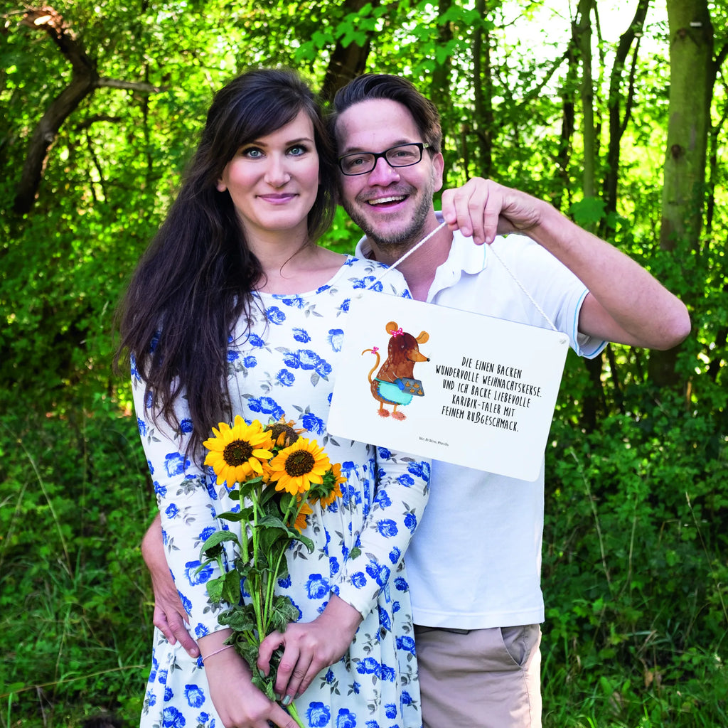 Deko Schild Maus Kekse Dekoschild Groß, Dekoschild Für Familie, Schild Zum Aufstellen, Dekoschild, Deko Wandtafel, Deko schild Mit Spruch, Deko schild Liebevoll Gestaltet, Deko schild Mit Blumenmotiv, Schild Zum Hinstellen, Dekoschild Klein, Schild Aus Holz, Dekoschild Handgemacht, Rustikales Deko schild, Lustiges Deko schild, Türschild Mit Spruch, Dekoschild Für Badezimmer, Dekoschild Zum Aufhängen, Spruchschild, Dekoschild Geschenk, Dekoschild Für Flur, Metallschild, Dekoschild Für Freunde, Deko schild Mit Herz, Deko schild Für Wohnzimmer, Holzschild, Shabby Chic Schild, Dekos child Für Garten, Deko Schild, Dekoschild Aus Holz, Deko schild Modern, Schild Aus Metall, Wanddeko Schild, Deko schild Für Balkon, Vintage Schild, Türschild, Deko schild Landhausstil, Deko schild Mit Motiv, Deko schild Für Küche, Deko schild Mit Lebensweisheit, Wandschild, Winter, Weihnachten, Weihnachtsdeko, Nikolaus, Advent, Heiligabend, Wintermotiv, backen, Weihnachtsbäckerei, Chaosqueen, Plätzchen, Kekse, Weihnachtskekse, Maus