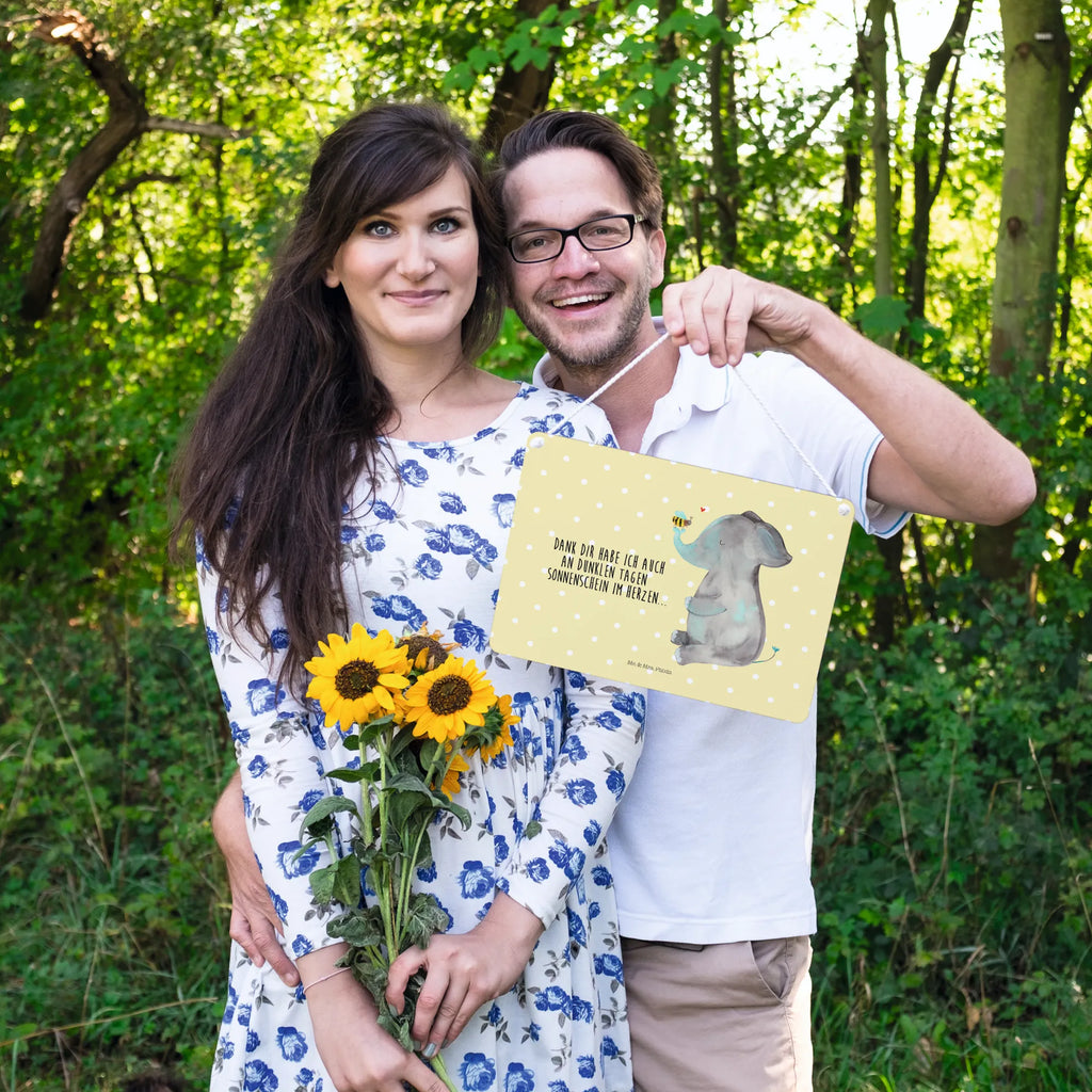 Decorative sign elephant bee Schild mit Spruch, wandhänger, Motivschild, dekotafel, sprüche schild, dekoschilder, Holztafel, Wandschild, Deko Wandtafel, Türschild, Holzschild, Schild, Deko Schild, wandtafel, Küchenschild, Türschild Familie, Dekoschild, holzbild, dekoration schild, Badschild, Spruchschild, hängeschild, Tiere, Tiermotive, Gute Laune, Lustige Sprüche, Liebesbeweis, Liebesgeschenk, Jahrestag, Biene, Elefant, Heiratsantrag, Liebesspruch, Liebe, Hochzeitsgeschenk