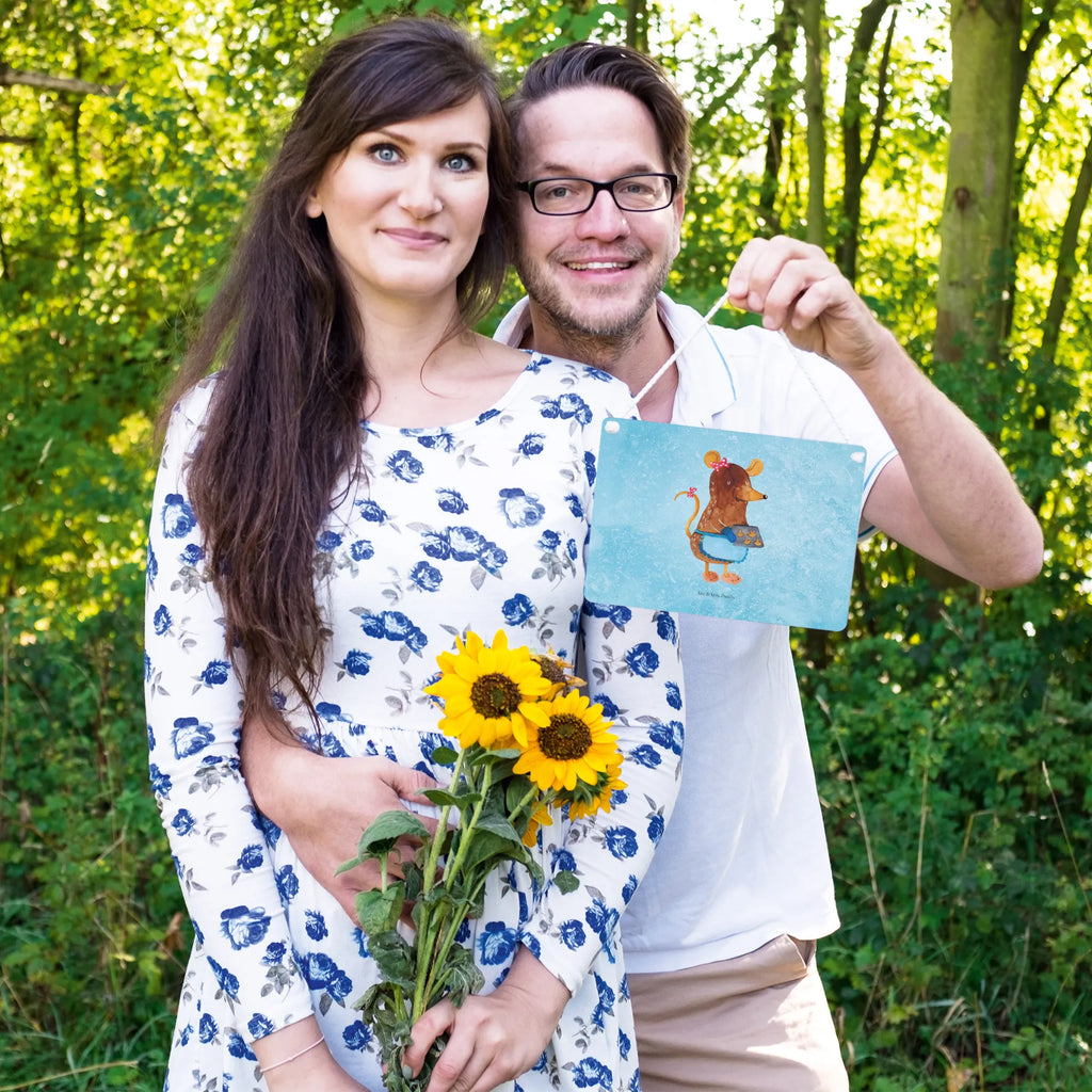 Deko Schild Maus Kekse Dekoschild Groß, Dekoschild Für Familie, Schild Zum Aufstellen, Dekoschild, Deko Wandtafel, Deko schild Mit Spruch, Deko schild Liebevoll Gestaltet, Deko schild Mit Blumenmotiv, Schild Zum Hinstellen, Dekoschild Klein, Schild Aus Holz, Dekoschild Handgemacht, Rustikales Deko schild, Lustiges Deko schild, Türschild Mit Spruch, Dekoschild Für Badezimmer, Dekoschild Zum Aufhängen, Spruchschild, Dekoschild Geschenk, Dekoschild Für Flur, Metallschild, Dekoschild Für Freunde, Deko schild Mit Herz, Deko schild Für Wohnzimmer, Holzschild, Shabby Chic Schild, Dekos child Für Garten, Deko Schild, Dekoschild Aus Holz, Deko schild Modern, Schild Aus Metall, Wanddeko Schild, Deko schild Für Balkon, Vintage Schild, Türschild, Deko schild Landhausstil, Deko schild Mit Motiv, Deko schild Für Küche, Deko schild Mit Lebensweisheit, Wandschild, Winter, Weihnachten, Weihnachtsdeko, Nikolaus, Advent, Heiligabend, Wintermotiv, backen, Weihnachtsbäckerei, Chaosqueen, Plätzchen, Kekse, Weihnachtskekse, Maus