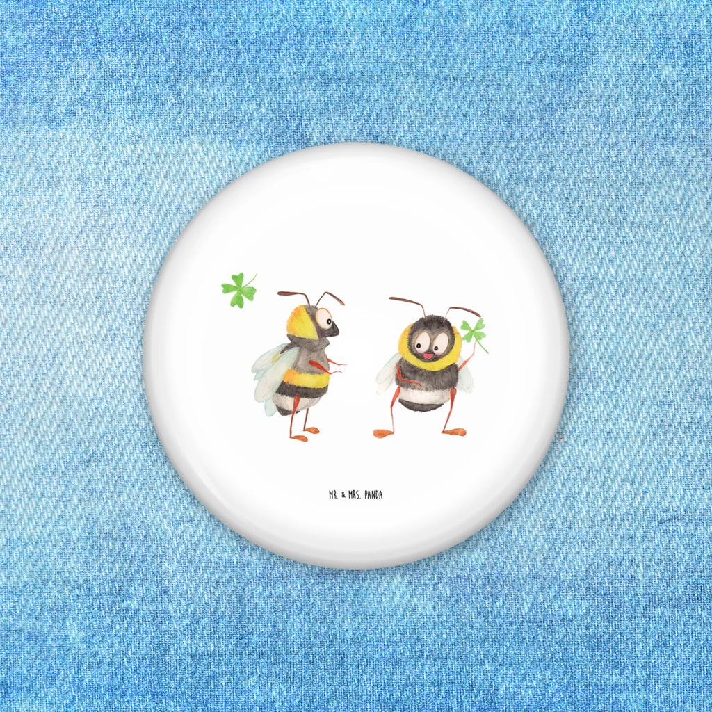Button Hummeln mit Kleeblatt Button-Motiv 50 mm, Badge 50 mm, Werbebutton 50 mm, Button-Presse 50 mm, Eventbutton 50 mm, Button-Edition 50 mm, Pin 50 mm, Pin-Button 50 mm, Button 50 mm, Button-Lieferung 50 mm, Runde Buttons 50 mm, Button-Badge 50 mm, Button-Anstecker 50 mm, Marketingbutton 50 mm, Festivalbutton 50 mm, Button-Sonderedition 50 mm, Sammlerbutton 50 mm, Button-Button 50 mm, Button-Emblem 50 mm, Ansteckbutton 50 mm, Button-Pin 50 mm, Vereinsbutton 50 mm, Button Abzeichen 50 mm, Button-Design 50 mm, Button-Sujet 50 mm, Button-Druck 50 mm, Button-Logo 50 mm, Button-Set 50 mm, Button-Kollektion 50 mm, Tiermotive, Gute Laune, lustige Sprüche, Tiere, Biene Deko, Hummel, Biene, Spruch schön, glücklich werden, Spruch positiv, glücklich sein, Spruch fröhlich