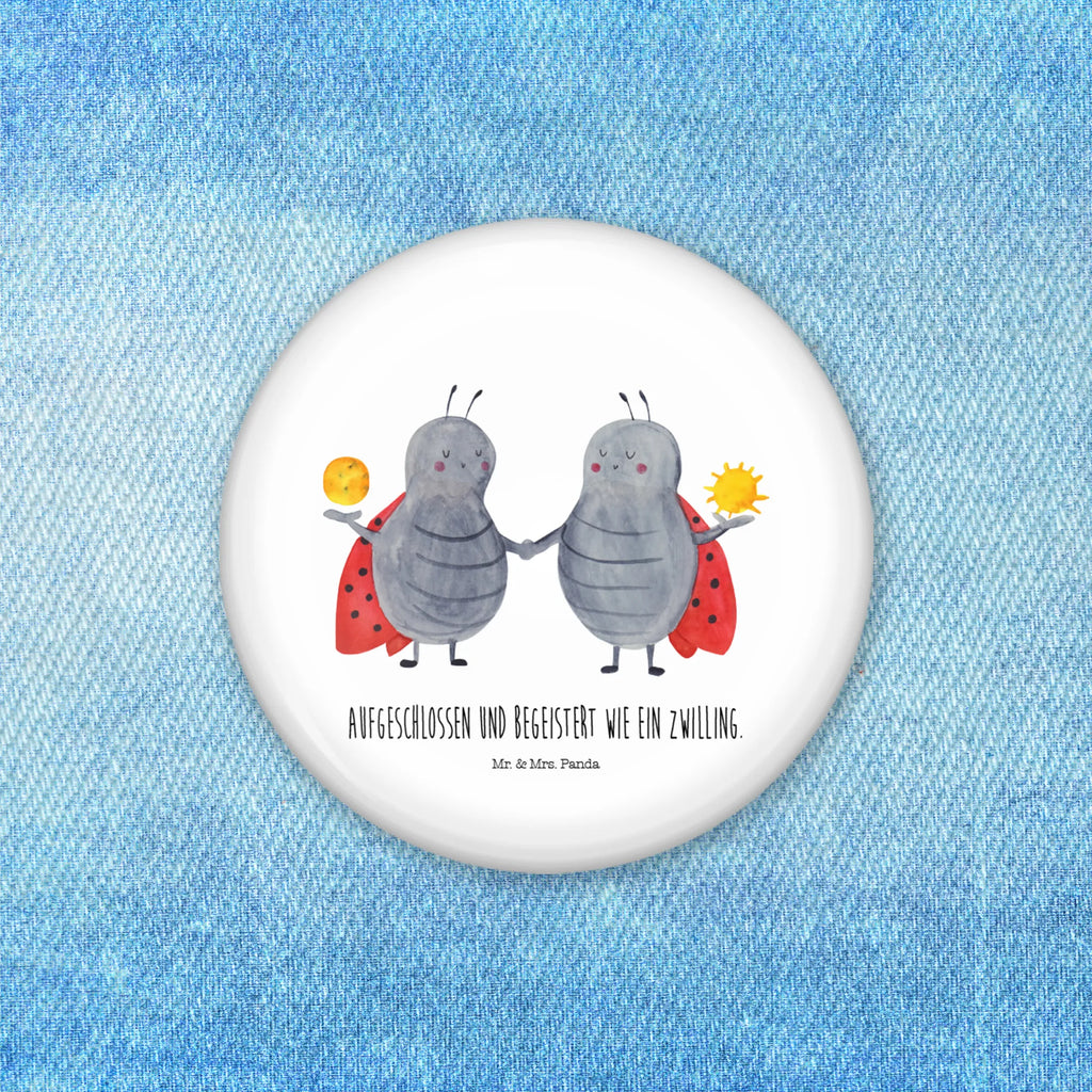 Button Star sign twin Button-Sonderedition 50 mm, Button-Design 50 mm, Button Abzeichen 50 mm, Werbebutton 50 mm, Badge 50 mm, Button-Motiv 50 mm, Marketingbutton 50 mm, Button-Anstecker 50 mm, Button-Set 50 mm, Button-Lieferung 50 mm, Button-Kollektion 50 mm, Pin 50 mm, Pin-Button 50 mm, Button-Logo 50 mm, Button-Pin 50 mm, Button-Emblem 50 mm, Button-Edition 50 mm, Vereinsbutton 50 mm, Festivalbutton 50 mm, Button 50 mm, Sammlerbutton 50 mm, Ansteckbutton 50 mm, Button-Presse 50 mm, Runde Buttons 50 mm, Button-Badge 50 mm, Button-Druck 50 mm, Eventbutton 50 mm, Button-Button 50 mm, Button-Sujet 50 mm, Tierkreiszeichen, Sternzeichen, Horoskop, Astrologie, Aszendent, Glückskäfer, Zwillingsschwester, Zwillinge, Geschenk Juni, Zwilling Geschenk, Zwillingsbruder, Geburtstag Mai, Marienkäfer, Zwilling Sternzeichen, Geschenk Mai