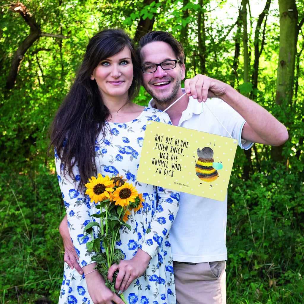 Deko Schild Hummel flauschig Dekoschild, sprüche schild, Motivschild, wandtafel, Holzschild, Wandschild, holzbild, hängeschild, Spruchschild, Holztafel, Küchenschild, dekotafel, Türschild Familie, Deko Wandtafel, Schild mit Spruch, dekoschilder, Schild, wandhänger, Deko Schild, Badschild, dekoration schild, Türschild, Tiere, Gute Laune, Tiermotive, Lustige Sprüche, Natur, Hummel, Flauschig, Biene, Blume