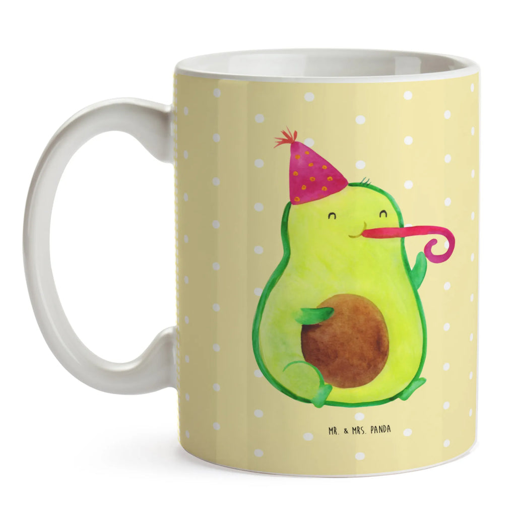 Mug avocado Celebration Henkeltasse, Henkelbecher, Kaffeebecher, Trinktasse, Bürobecher, Frühstückstasse, Mug, kaffeebecher keramik, kaffeetasse keramik, Kakaotasse, heißgetränkebecher, Tasse mit Motiv, Keramiktasse, Coffee Mug, Geschenktasse, Pott, tasse für kaffee, Kaffeepott, Bürotasse, haferl, schöne tasse, milchkaffeetasse, Tasse mit Spruch, kaffeetasse bedruckt, Becher, Tasse, tasse für büro, Trinkbecher, Designtasse, design tasse, Dekotasse, Teetasse, Motivtasse, Frühstücksbecher, Keramikbecher, Sprüchetasse, Kaffeetasse, Bedruckte Tasse, kaffeebecher bedruckt, Teebecher, statement tasse, hochwertige tasse, Teepott, Vegan, Avocado, Veggie, Gesund, Party, Feierlichkeit, Gute Laune, Geburtstag, Feier, Tröte, Fete