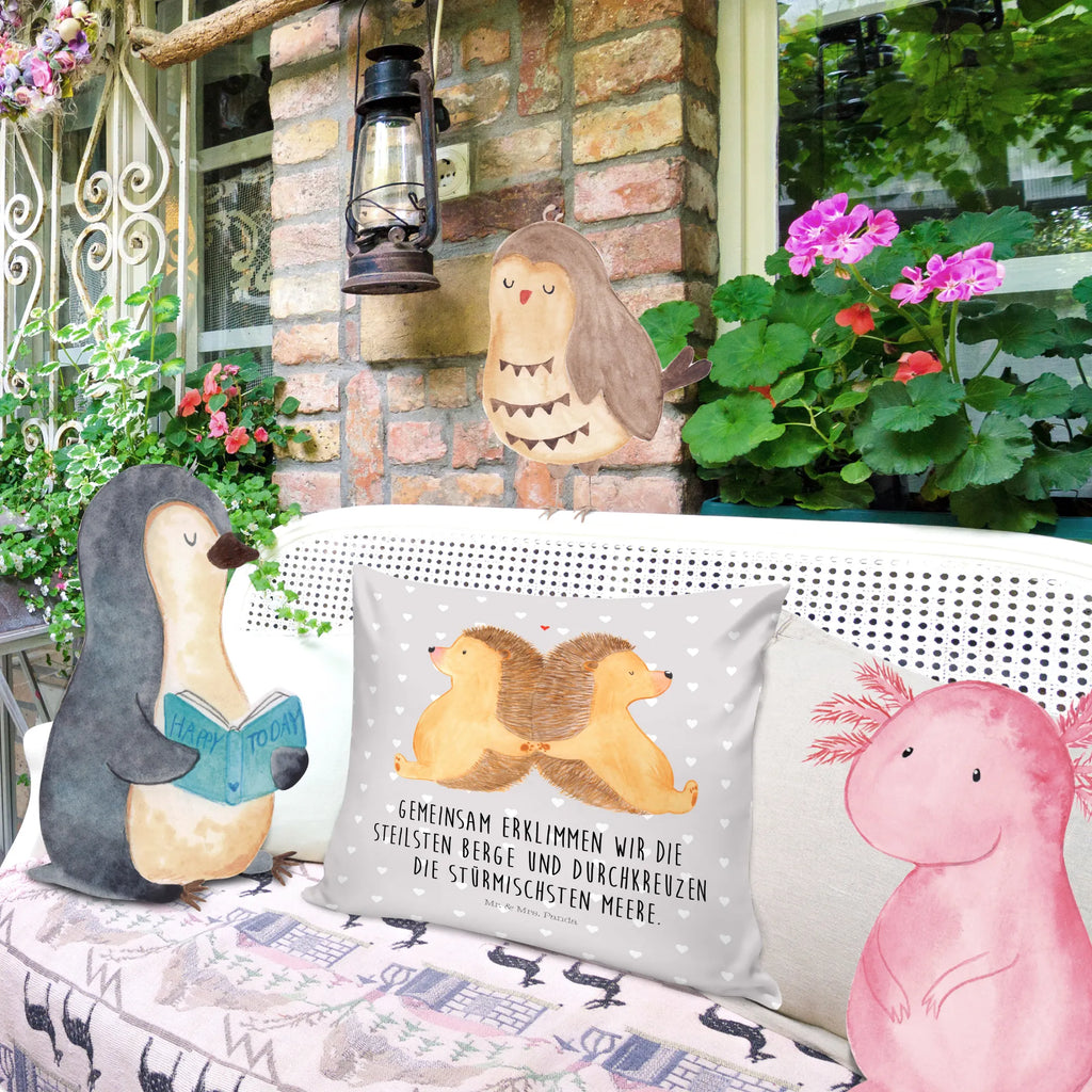 Cushion Hedgehogs holding hands Kopfkissen 40x40, Sofakissen, Sofakissen 40x40, Dekokissen 40x40, Dekokissen Sofa, Kissenhülle, Kopfkissen, Motivkissen, Kissenbezüge, Kissenbezug 40x40, Couchkissen, Kissen 40x40 Waschbar, sitzkissen, Zierkissen, Kissen, Kissen 40x40, Dekokissen, Kissenhülle 40x40, sofakissen, Liebe, Partner, Freund, Freundin, Ehemann, Ehefrau, Heiraten, Verlobung, Heiratsantrag, Liebesgeschenk, Jahrestag, Hocheitstag, Igel, Liebesbeweis, Geschenk für zwei, Hochzeit, Gemeinsamkeit, Lieblingsmensch, große Liebe, Igelliebe, Liebesbotschaft, Love, Hand in Hand