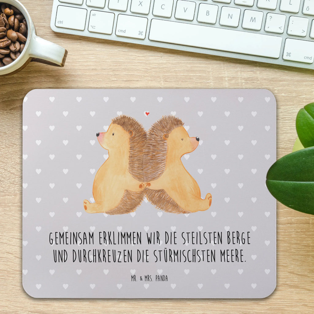 Podkładka pod mysz Jeże trzymające się za łapki mousematte, Mousepad, laptop mousepad, pc mausunterlage, mauspad pc, computer mauspad, mauspad laptop, laptop mauspad, Mausmatte, notebook mauspad, computer mousepad, pc mousepad, Mausunterlage, Mauspad, pc mauspad, computermatte, mausteppich, Freundin, Liebesgeschenk, Heiraten, Heiratsantrag, Hocheitstag, Freund, Jahrestag, Verlobung, Partner, Ehemann, Liebe, Ehefrau, Igelliebe, Geschenk für Zwei, Lieblingsmensch, Igel, Hochzeit, Liebesbeweis, Love, Große Liebe, Gemeinsamkeit, Hand in Hand, Liebesbotschaft