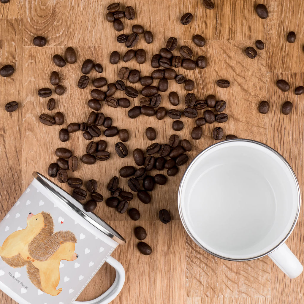 Kempingowy kubek emaliowany Jeże trzymające się za łapki Miłość, partner, przyjaciel, przyjaciółka, mąż, żona, wesele, zaręczyny, prośba o rękę, prezent miłosny, rocznica, dzień ślubu