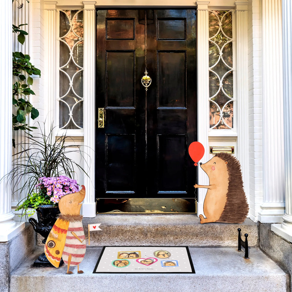 Fußmatte Igel Familie Schmutzmatte, Sauberlaufmatte, Abtreter, schmutzfangmatten, hausmatte, Schuhabstreifer, Schmutzfangmatte, Eingangsmatte, flurmatte, Haustürmatte, außenmatte, fußmatte, Türmatte, sauberlaufmatten, abstreifer, türmatten, Schmutzfänger, Abtretmatte, Fussmatte, matte haustür, Türvorleger, Fußabstreifer, Fußabtreter, Eingangsteppich, Schmutzfangteppich, Fußmatten, Papa, Muttertag, Opa, Oma, Bruder, Schwester, Familie, Vatertag, Mama, Liebe, Igel, Bilder, Glück, Zusammenhalt