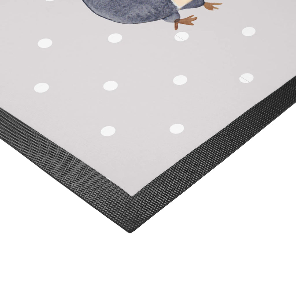 Doormat Penguin with child matte haustür, Fußmatten, Schmutzfangteppich, Fußabtreter, außenmatte, Eingangsteppich, Eingangsmatte, Schmutzmatte, Schuhabstreifer, Fußabstreifer, Fussmatte, abstreifer, Türmatte, Schmutzfangmatte, hausmatte, flurmatte, Abtreter, Schmutzfänger, Sauberlaufmatte, fußmatte, sauberlaufmatten, Haustürmatte, Abtretmatte, Türvorleger, türmatten, schmutzfangmatten, Papa, Muttertag, Opa, Oma, Bruder, Schwester, Familie, Vatertag, Mama, Mutter, Geburststag, Mami, Geschenk, Mutti