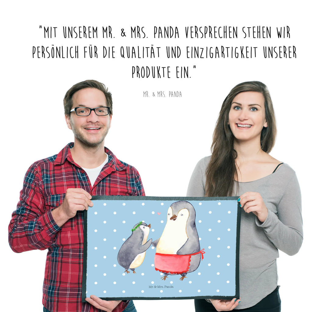 Doormat Penguin with child matte haustür, Fußmatten, Schmutzfangteppich, Fußabtreter, außenmatte, Eingangsteppich, Eingangsmatte, Schmutzmatte, Schuhabstreifer, Fußabstreifer, Fussmatte, abstreifer, Türmatte, Schmutzfangmatte, hausmatte, flurmatte, Abtreter, Schmutzfänger, Sauberlaufmatte, fußmatte, sauberlaufmatten, Haustürmatte, Abtretmatte, Türvorleger, türmatten, schmutzfangmatten, Papa, Muttertag, Opa, Oma, Bruder, Schwester, Familie, Vatertag, Mama, Mutter, Geburststag, Mami, Geschenk, Mutti